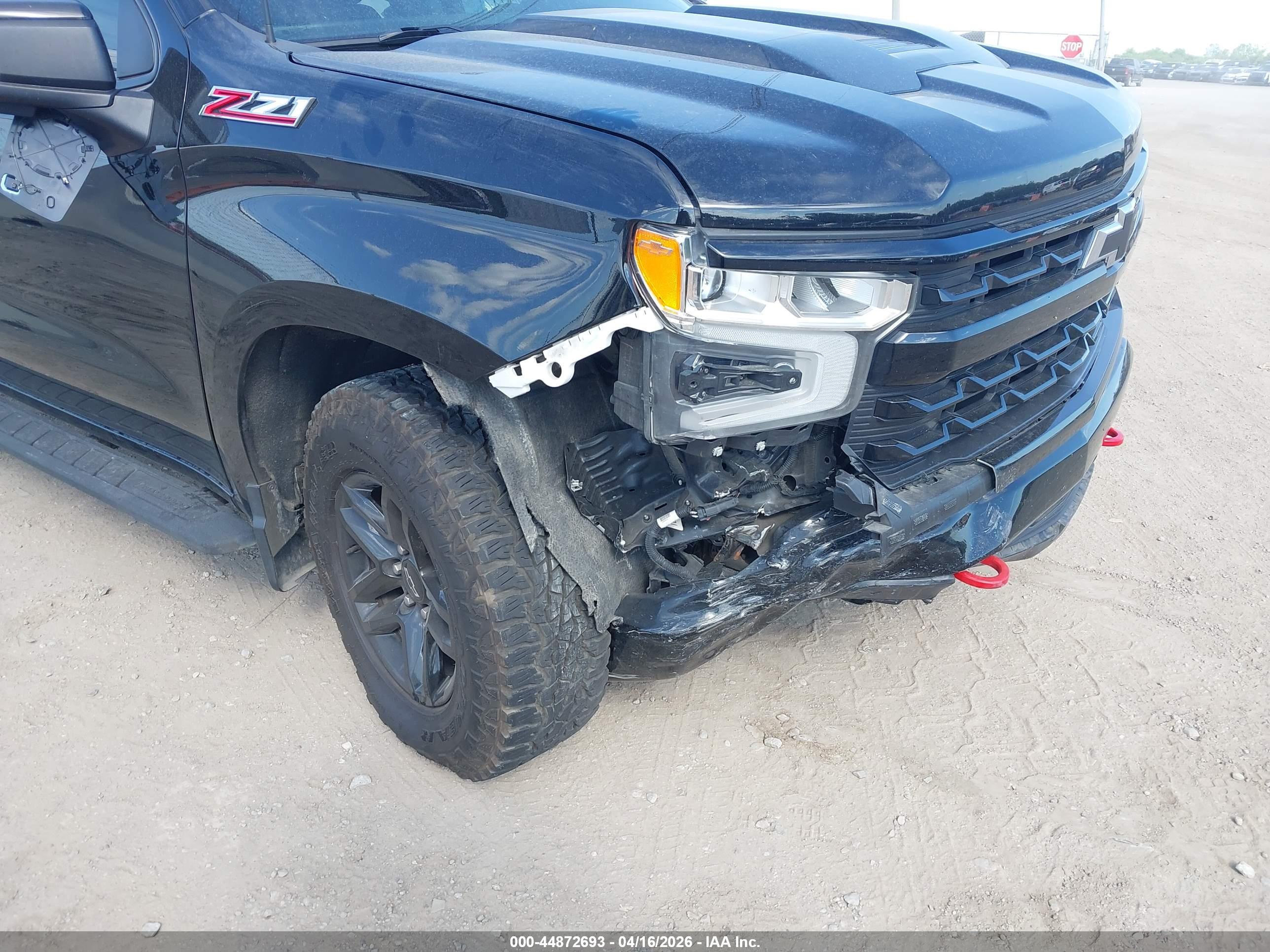CHEVROLET SILVERADO image 6