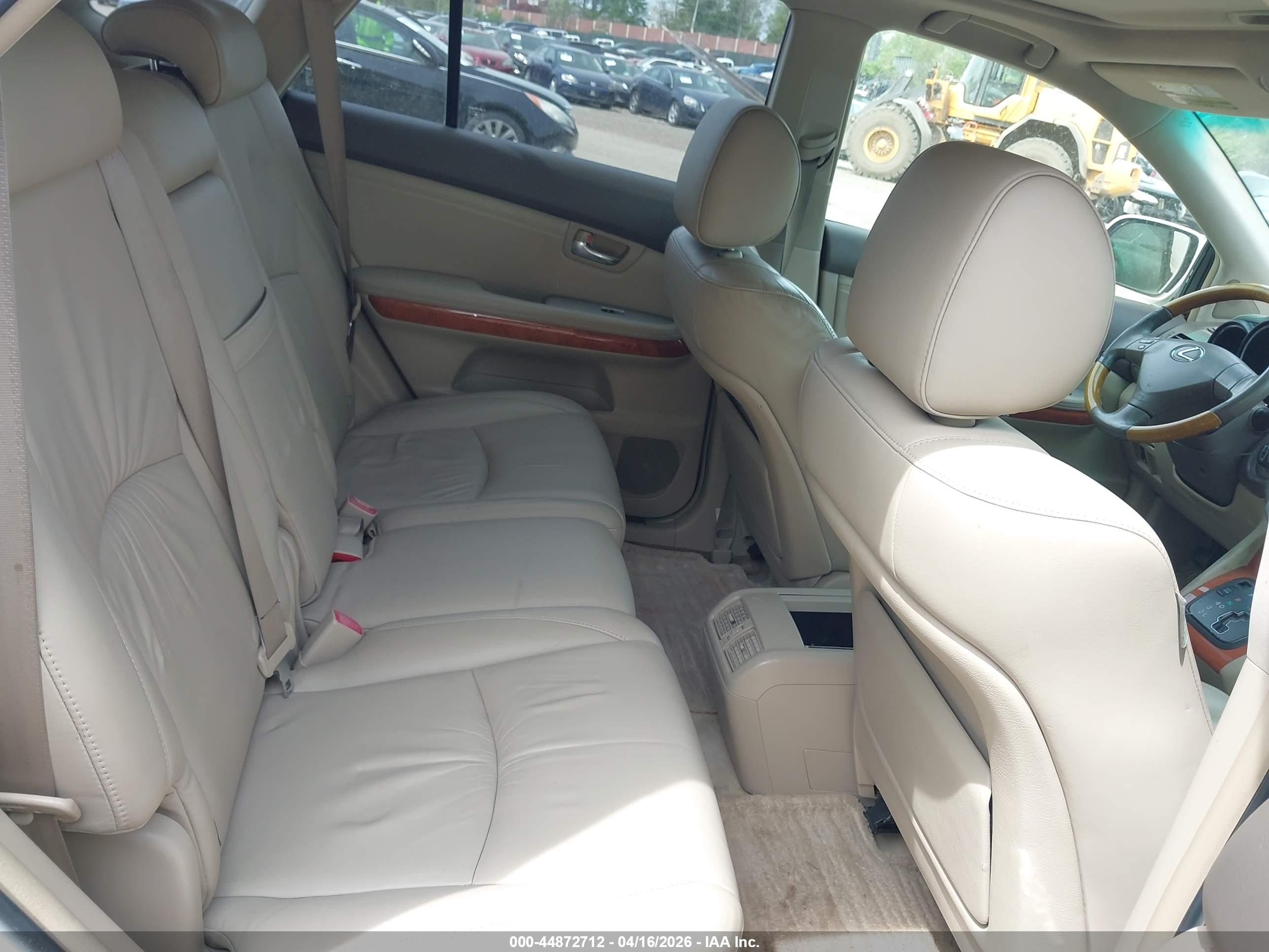 LEXUS RX image 8