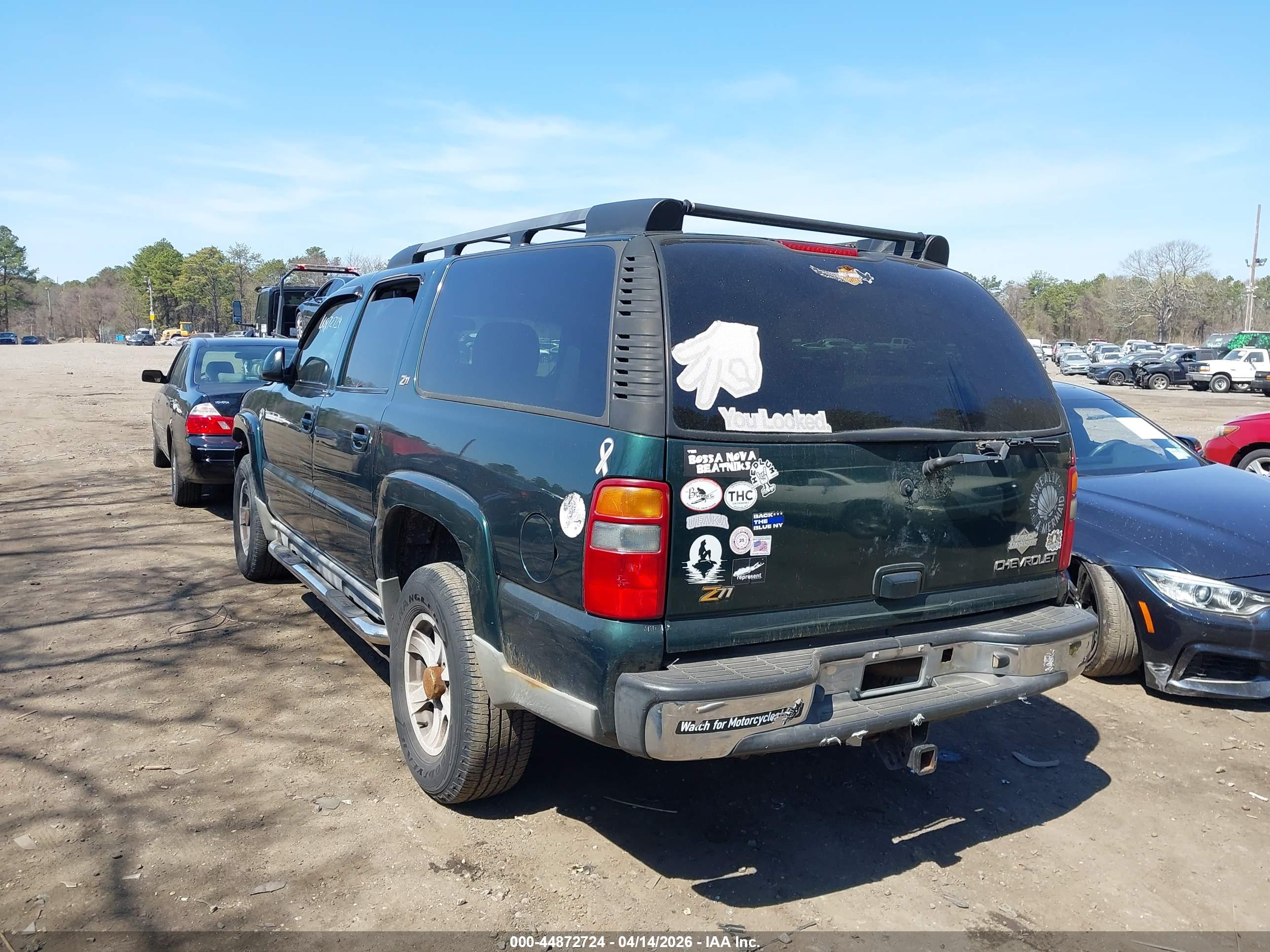 CHEVROLET SUBURBAN image 3