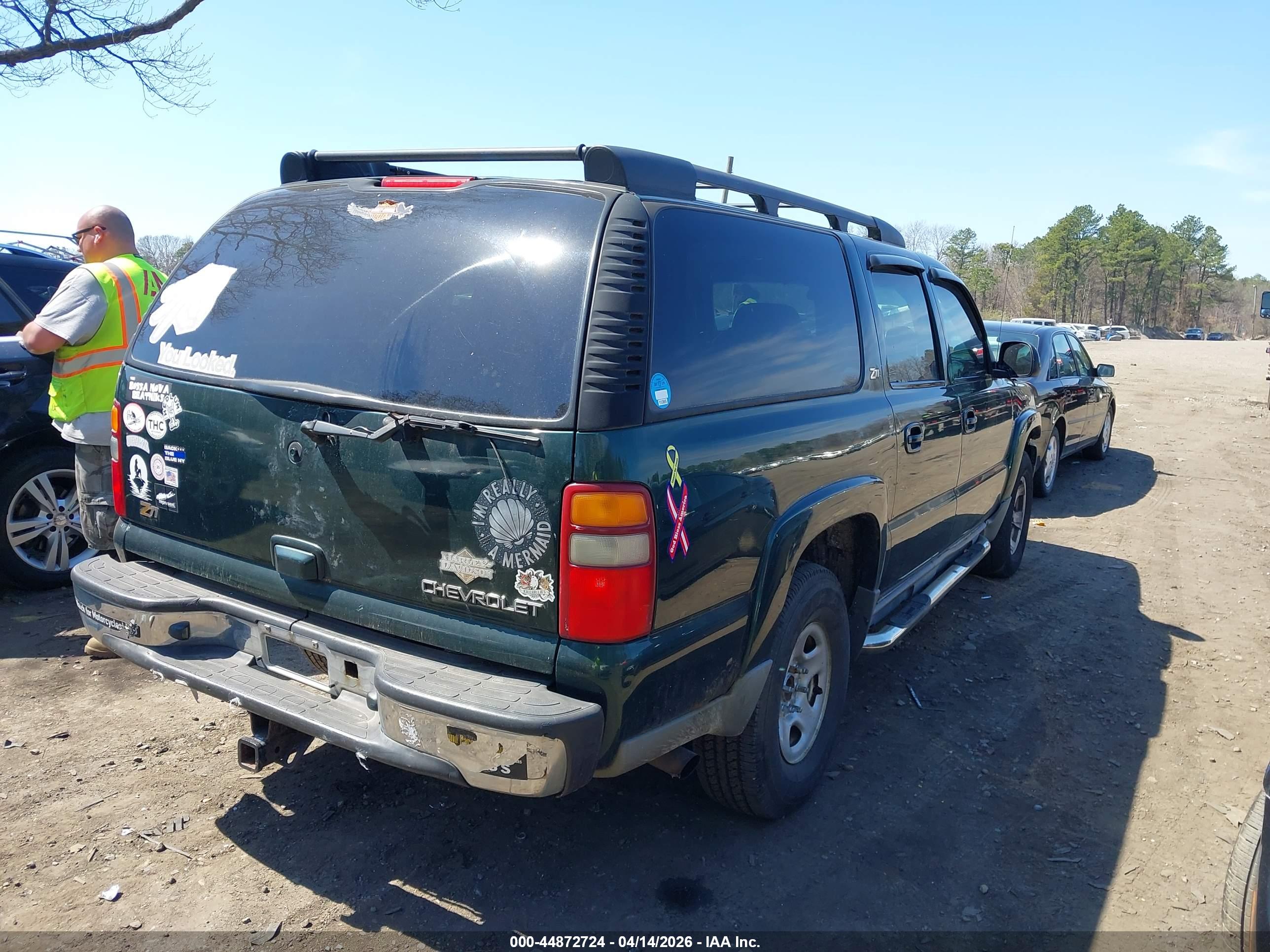 CHEVROLET SUBURBAN image 4