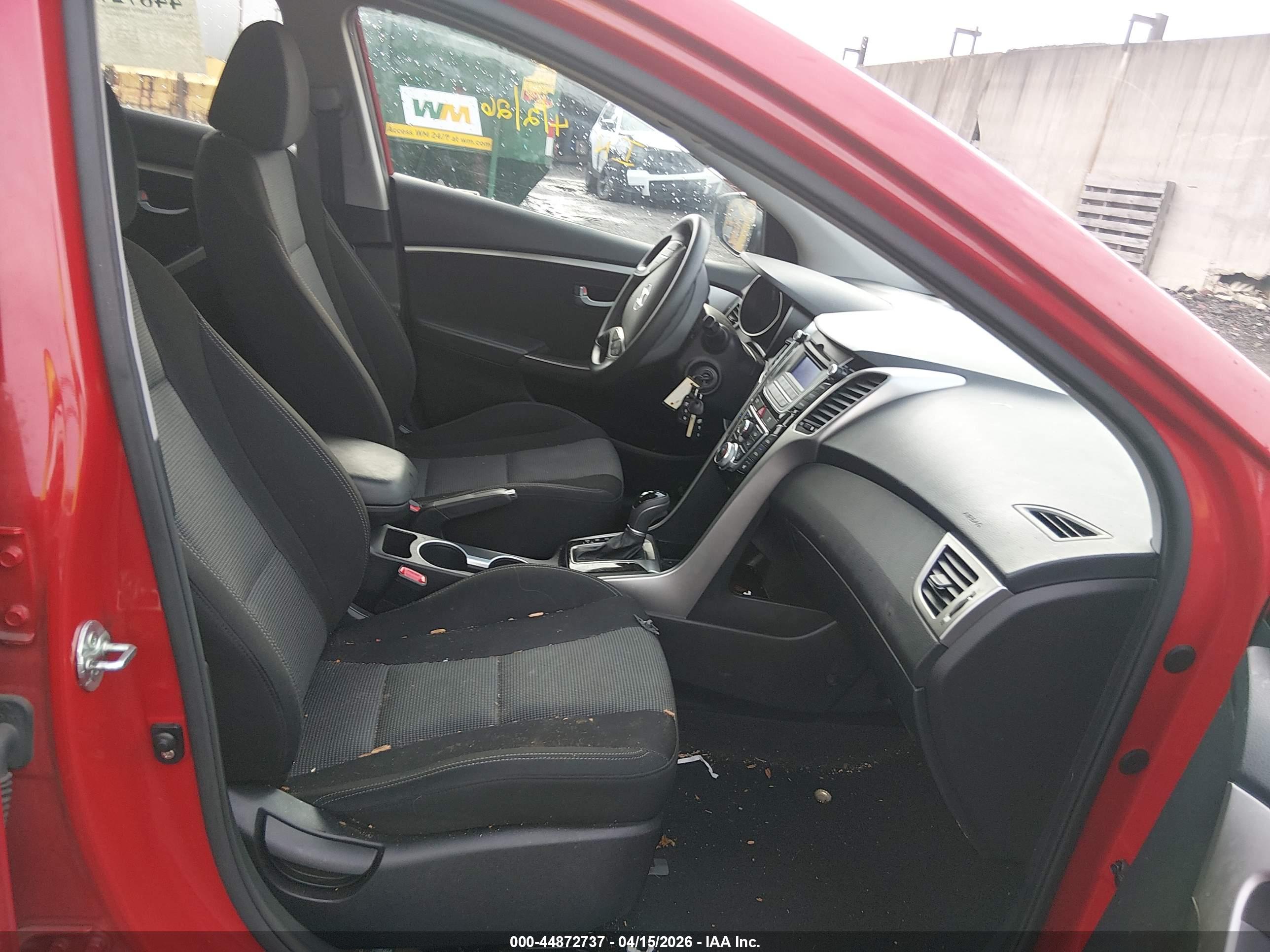 HYUNDAI ELANTRA image 5