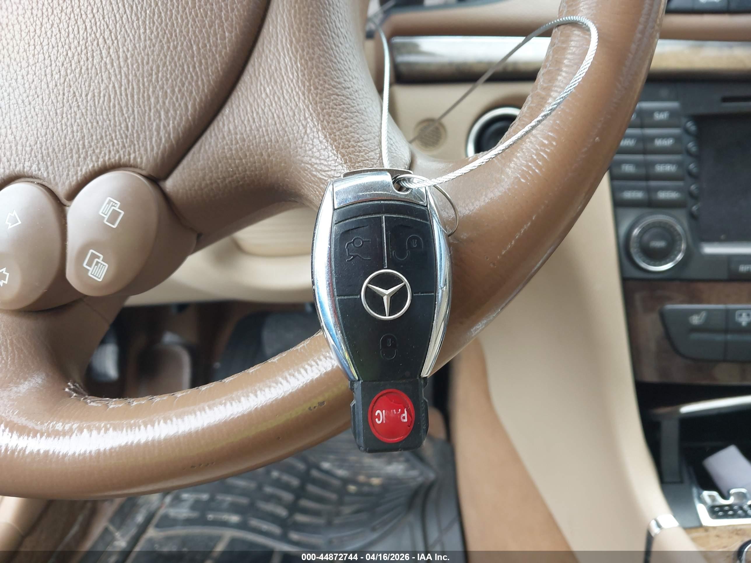 MERCEDES-BENZ E image 11