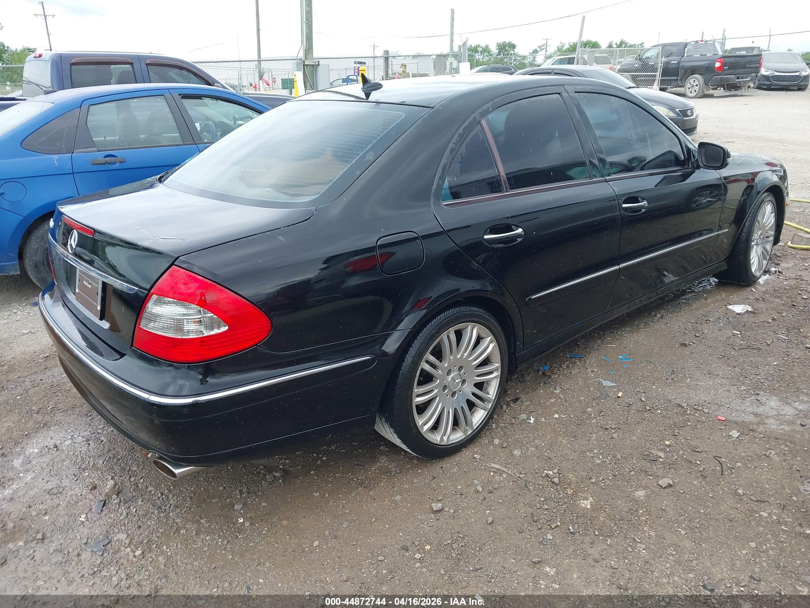MERCEDES-BENZ E image 4