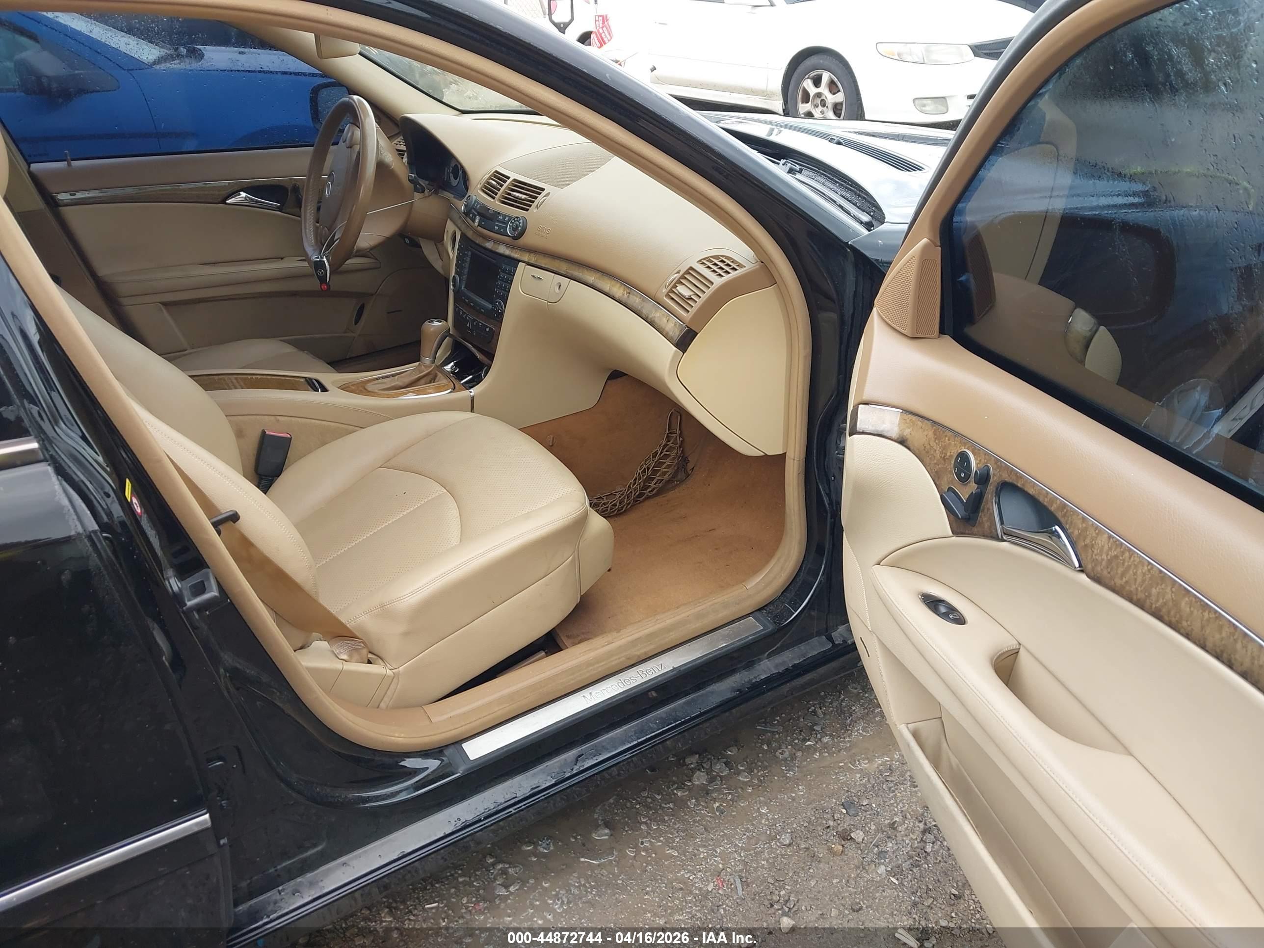MERCEDES-BENZ E image 5