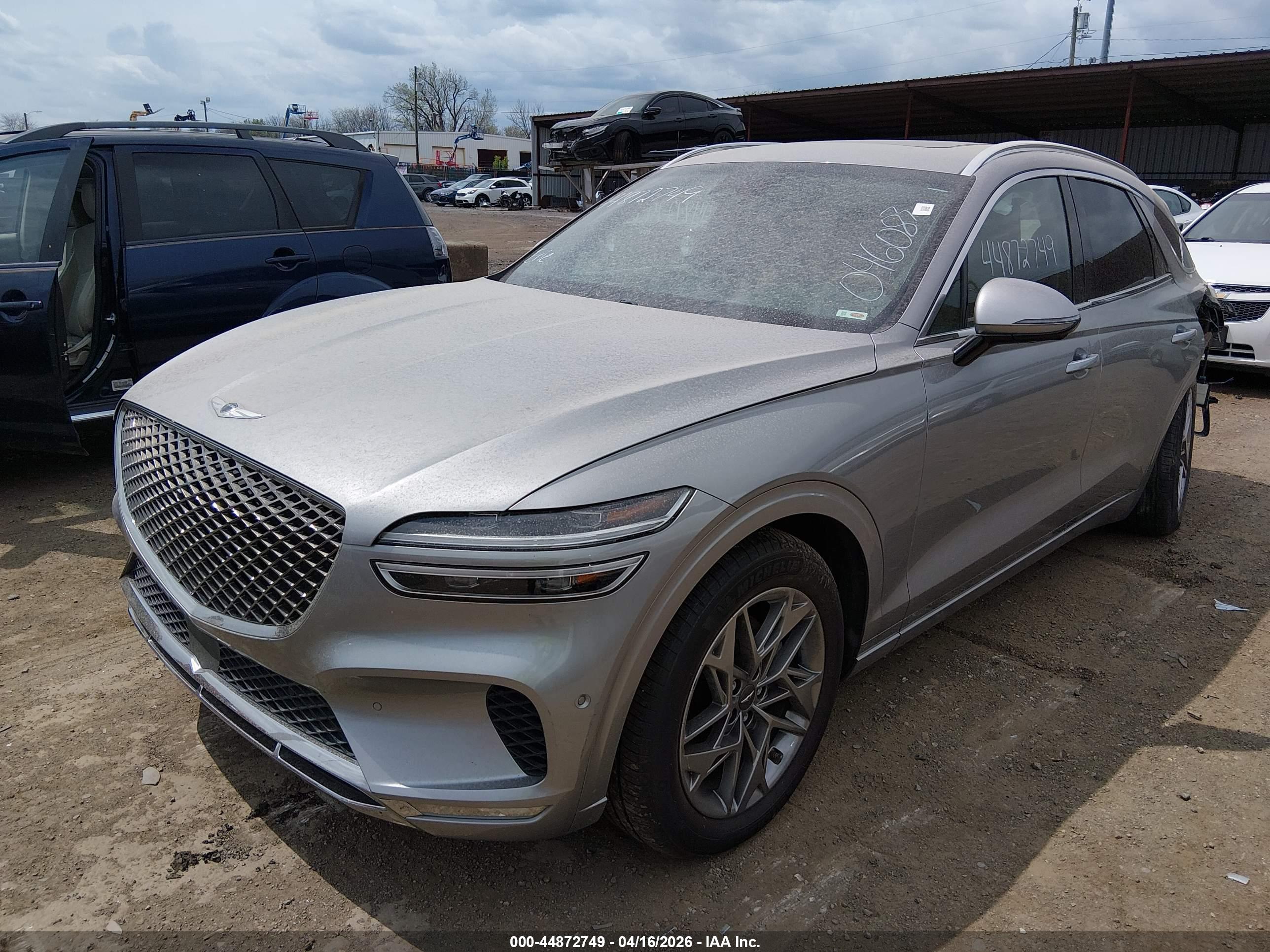 GENESIS GV70 image 2