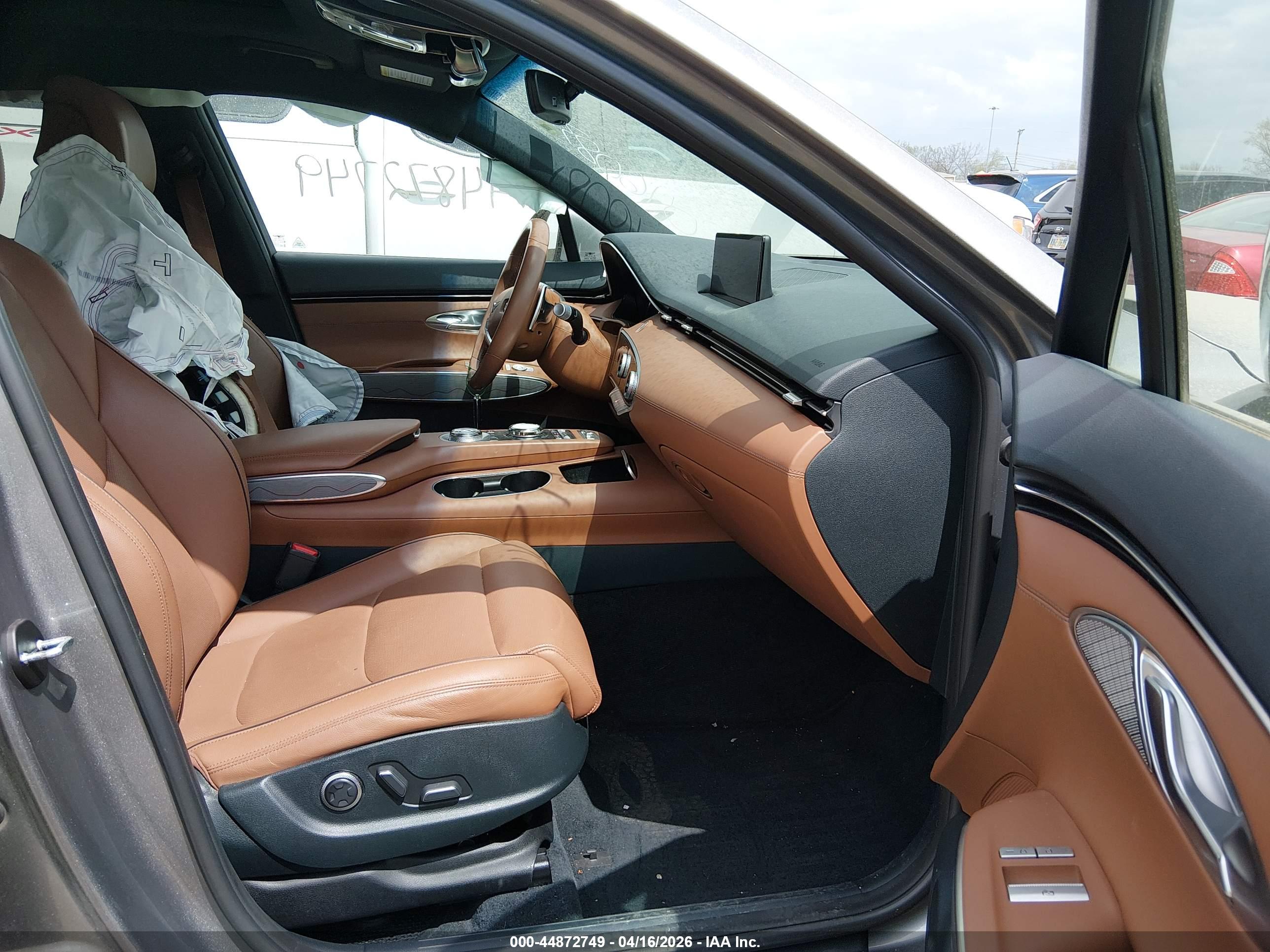 GENESIS GV70 image 5