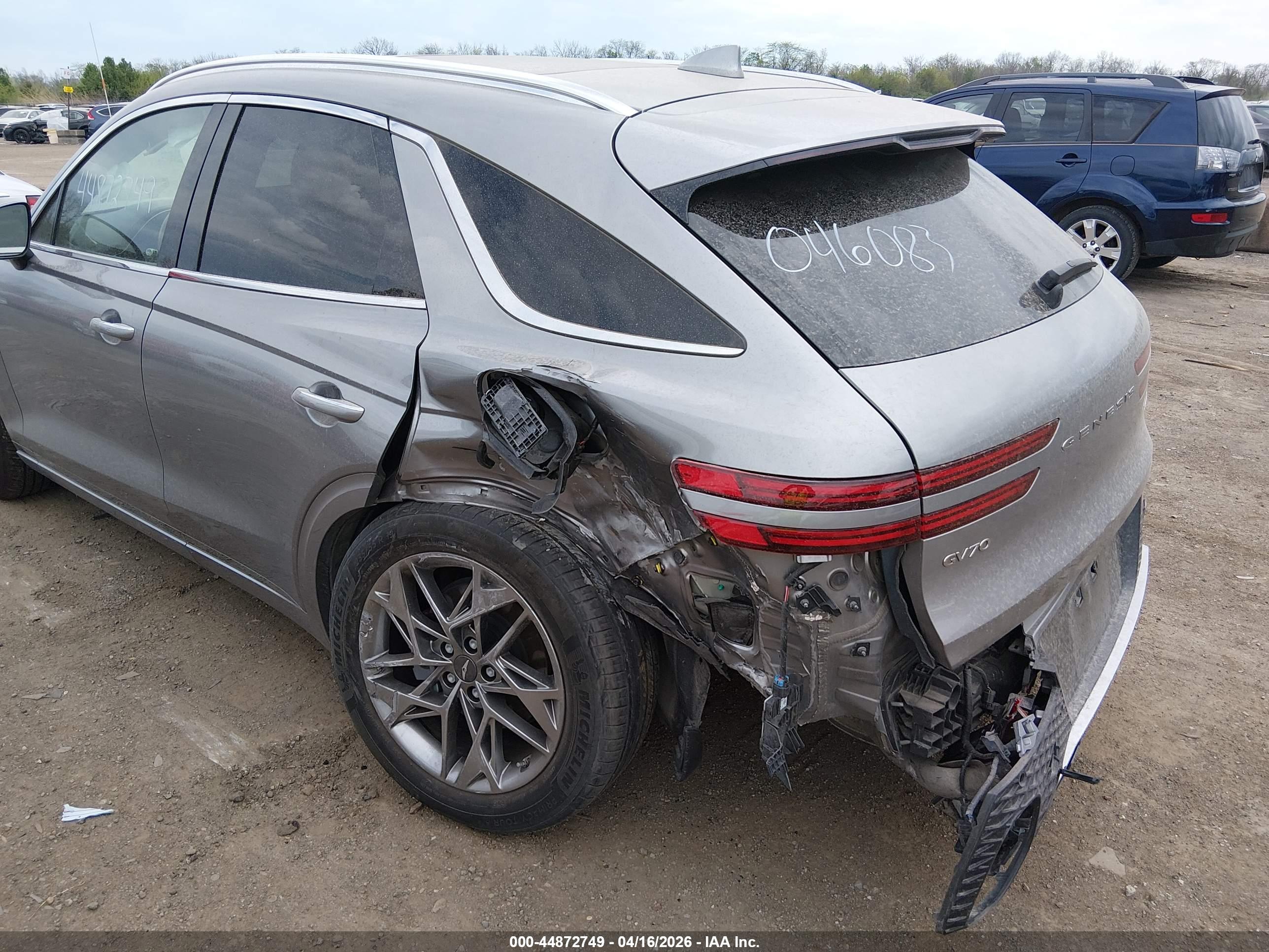 GENESIS GV70 image 6