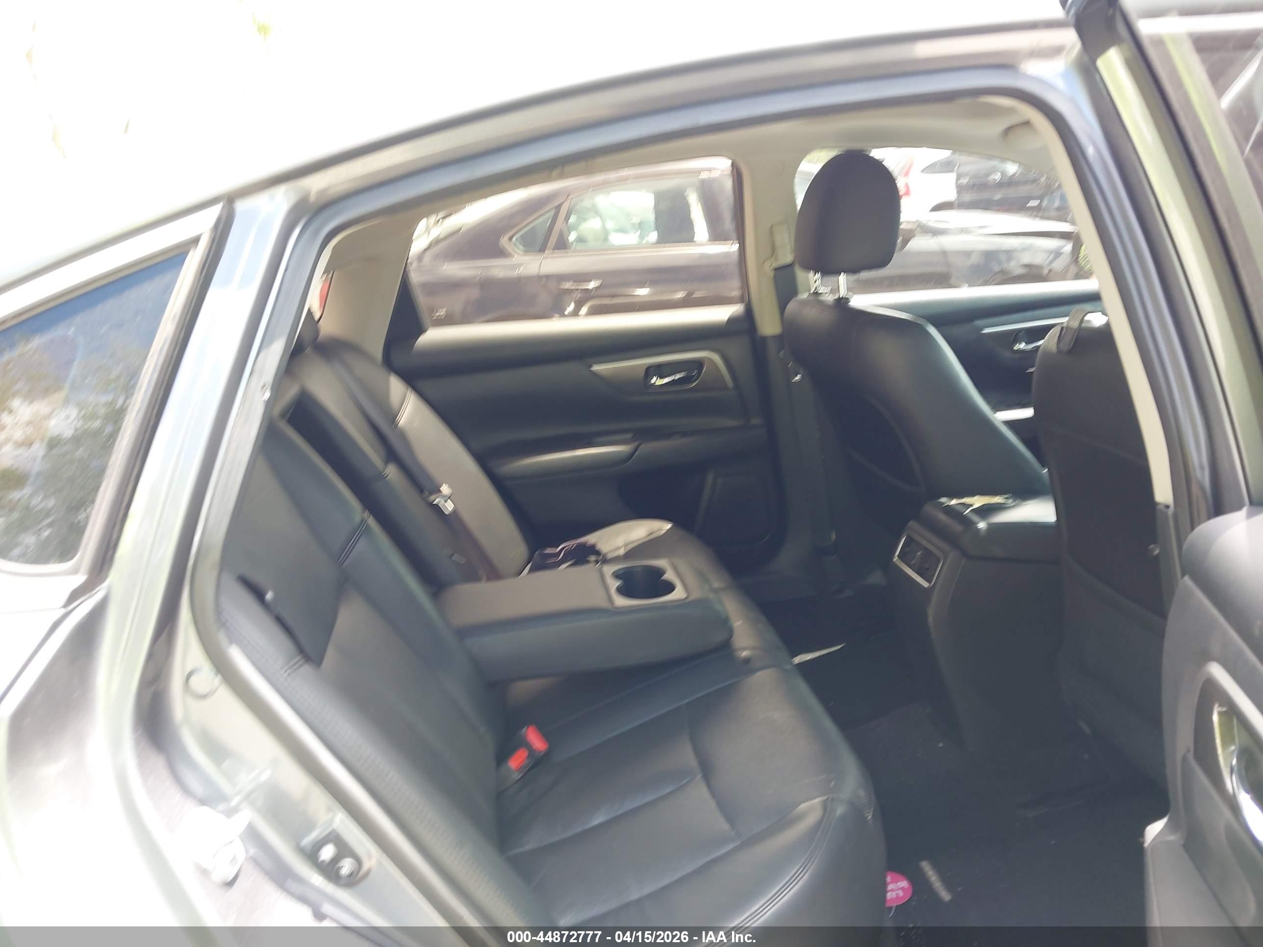NISSAN ALTIMA image 8
