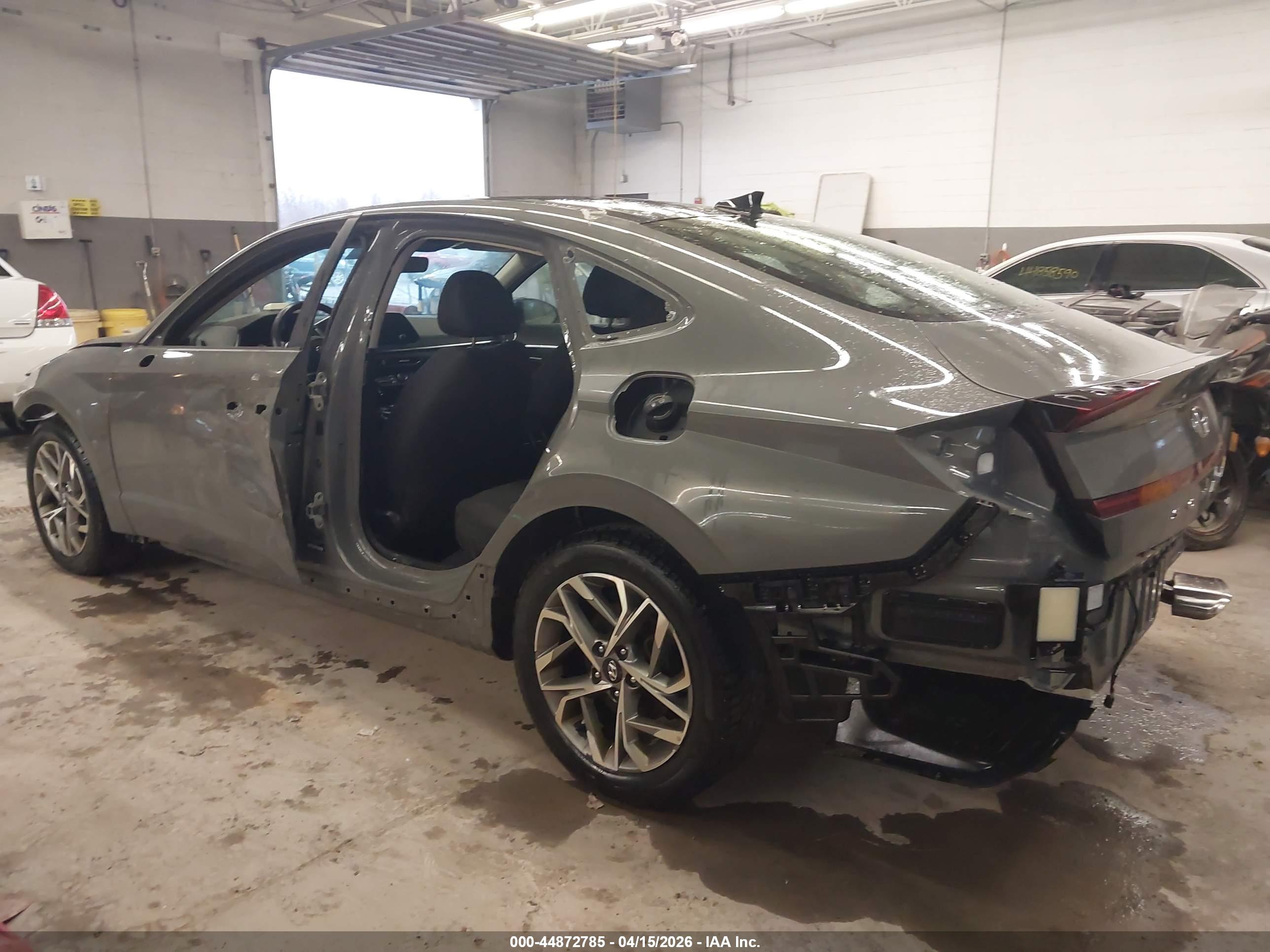 HYUNDAI SONATA image 3