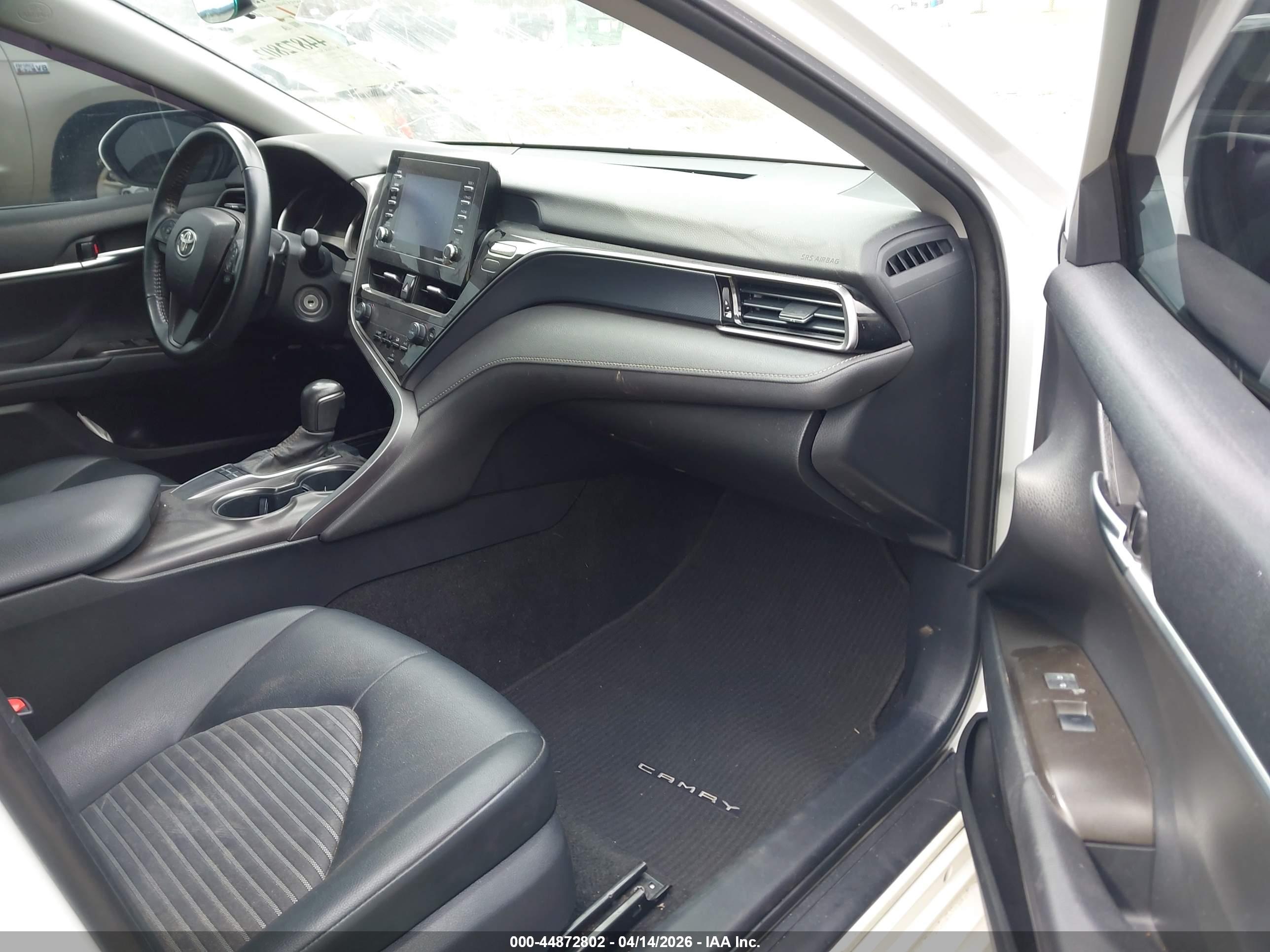 TOYOTA CAMRY image 5