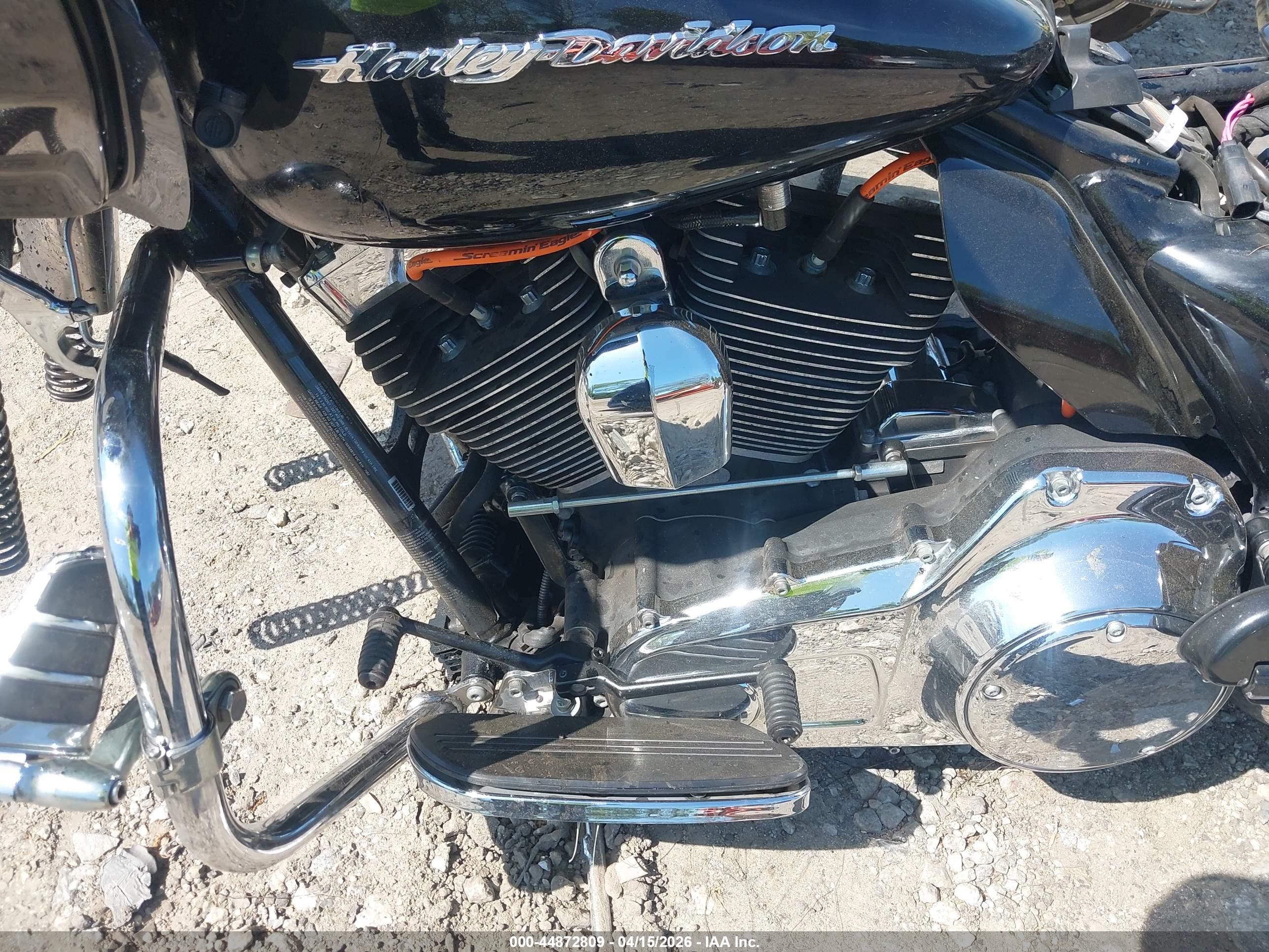 HARLEY-DAVIDSON FLTRX image 9