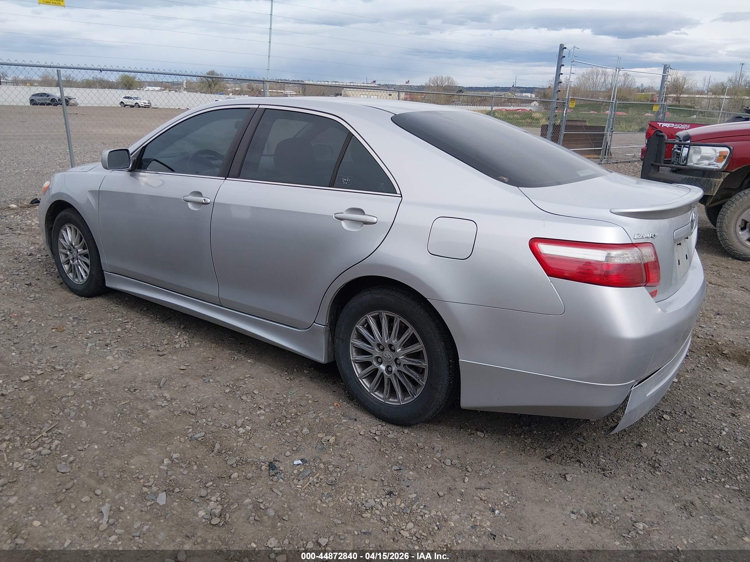 TOYOTA CAMRY image 3