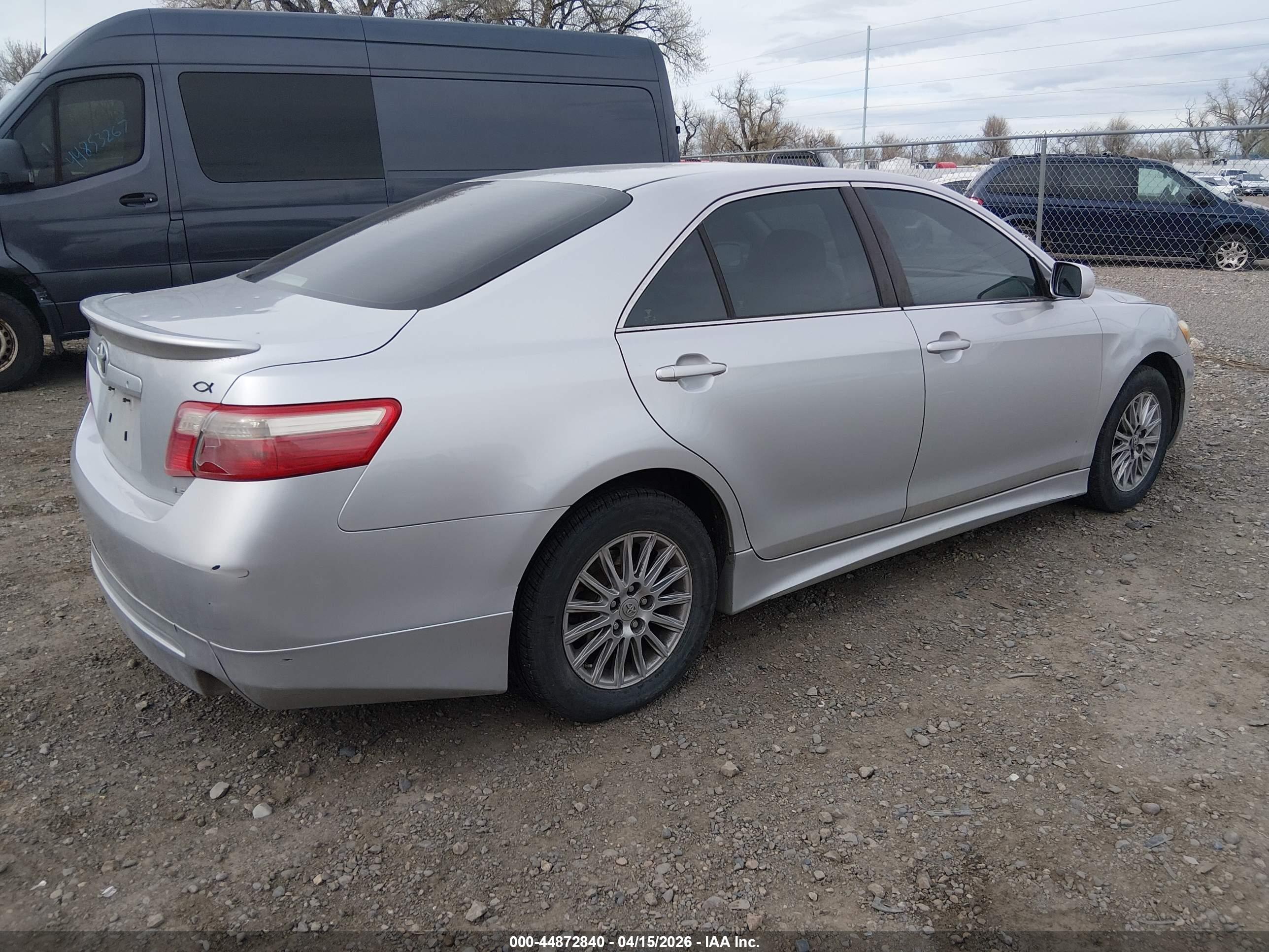 TOYOTA CAMRY image 4