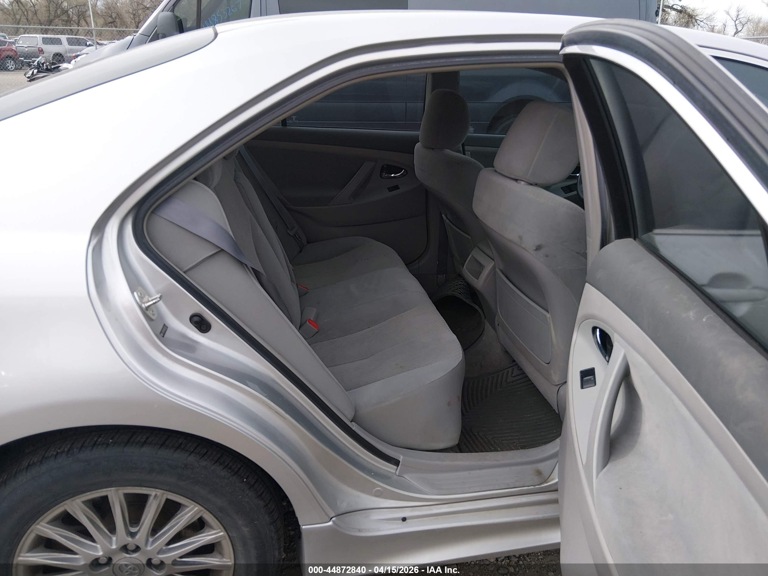 TOYOTA CAMRY image 8