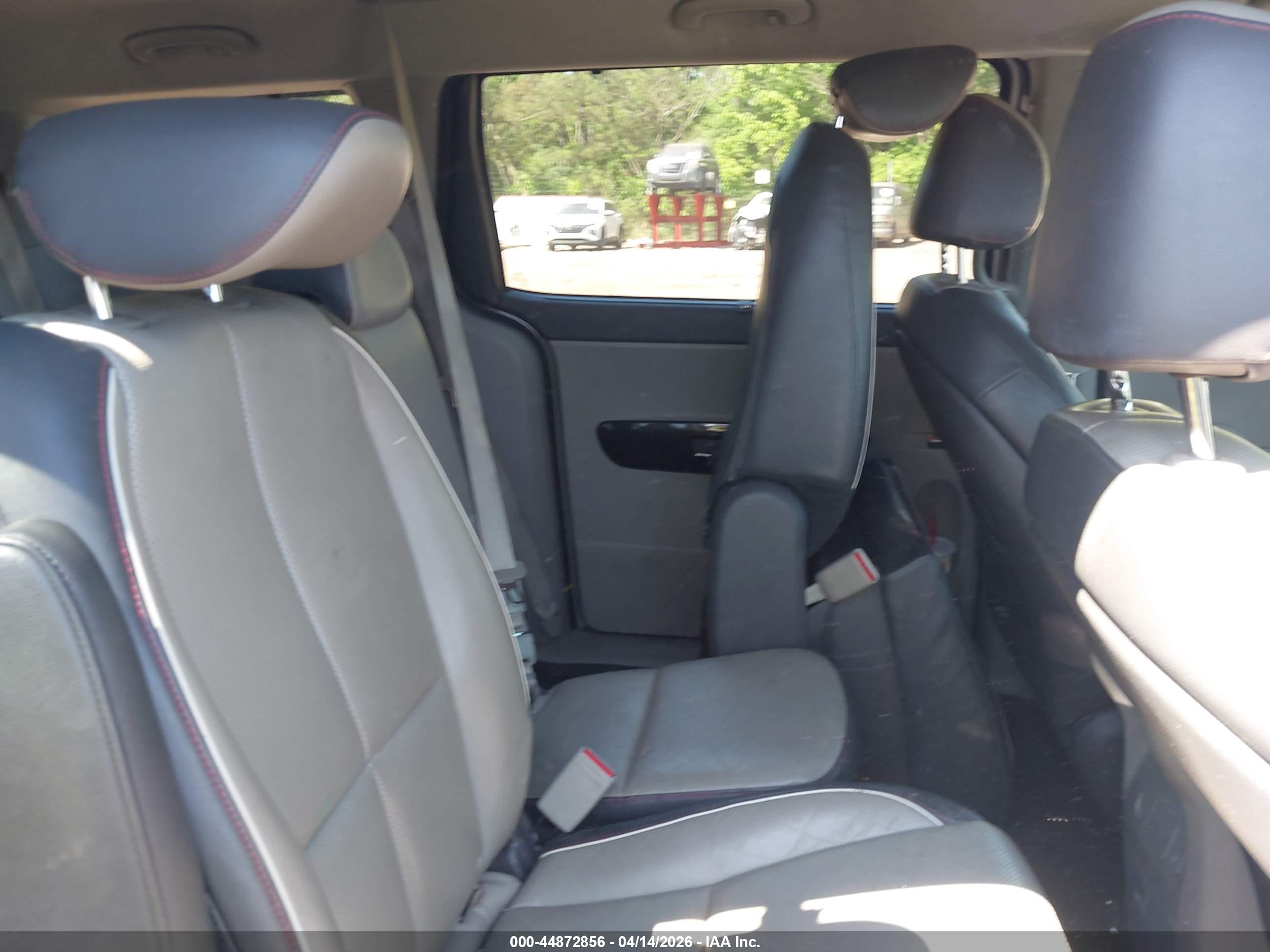 KIA SEDONA image 8