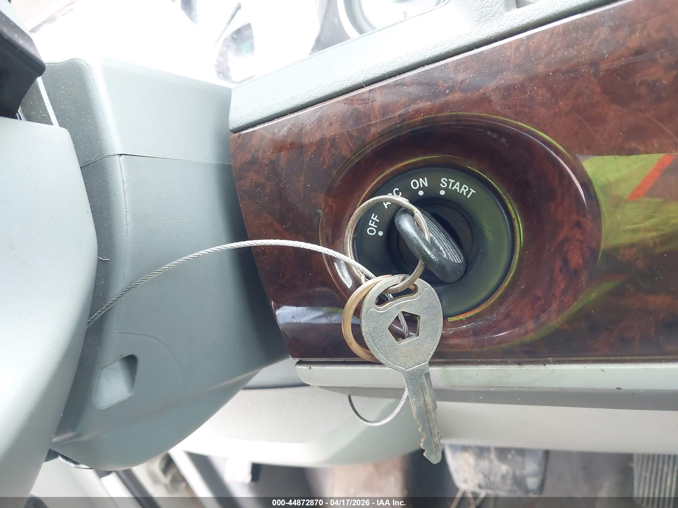 CHRYSLER TOWN image 11