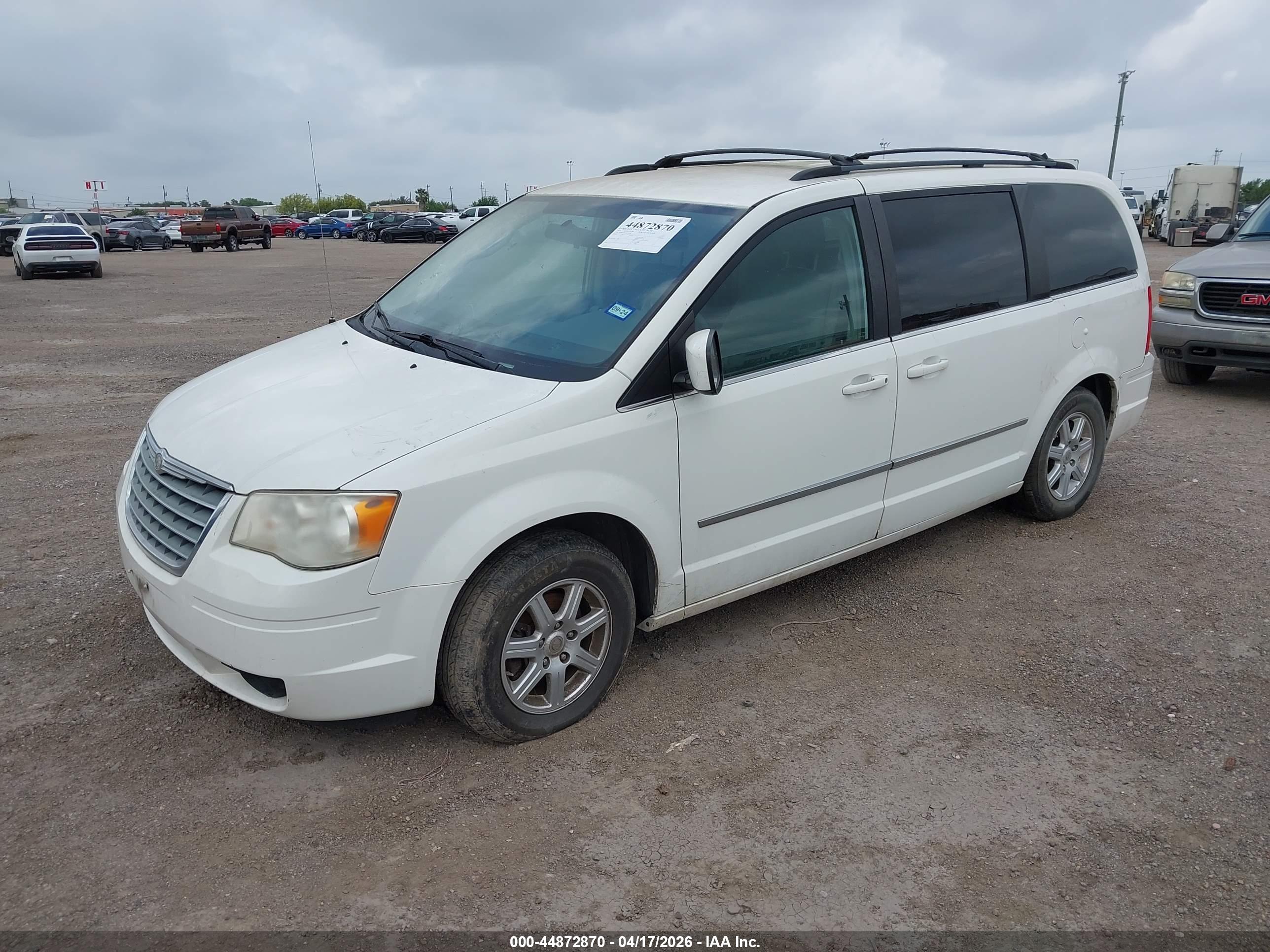 CHRYSLER TOWN image 2