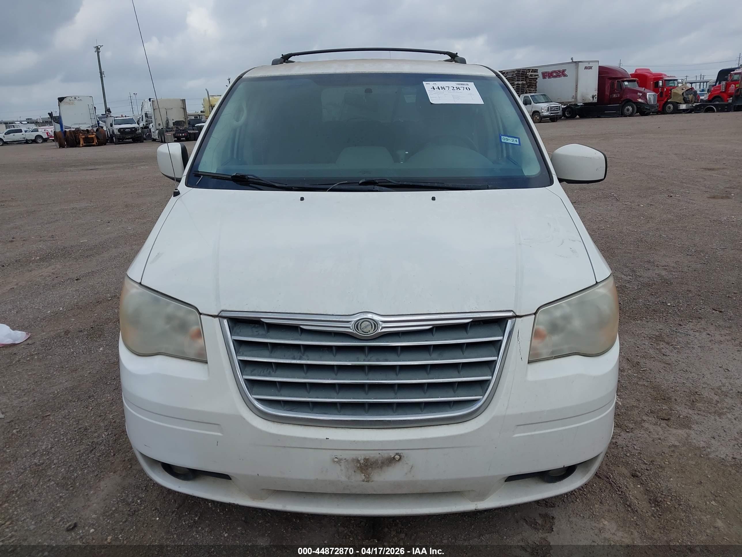 CHRYSLER TOWN image 6