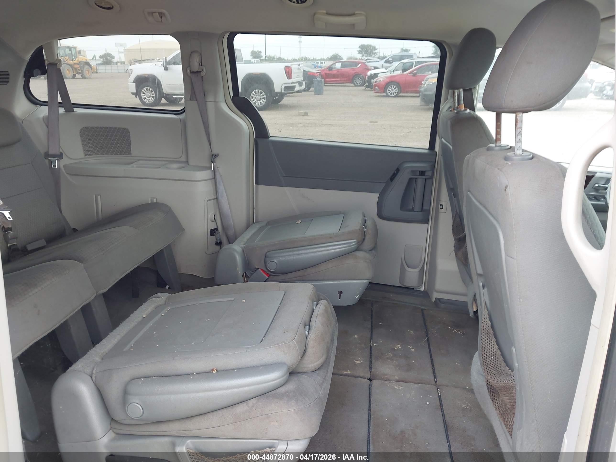 CHRYSLER TOWN image 8