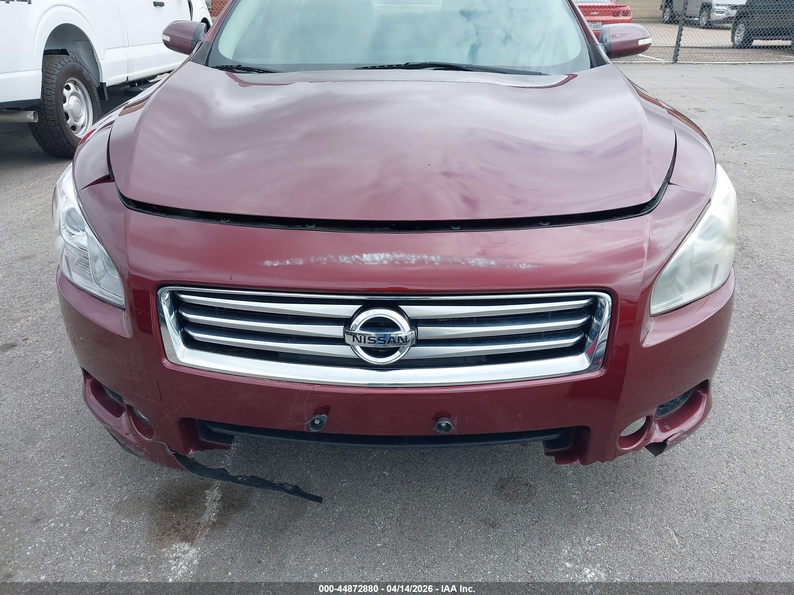 NISSAN MAXIMA image 6