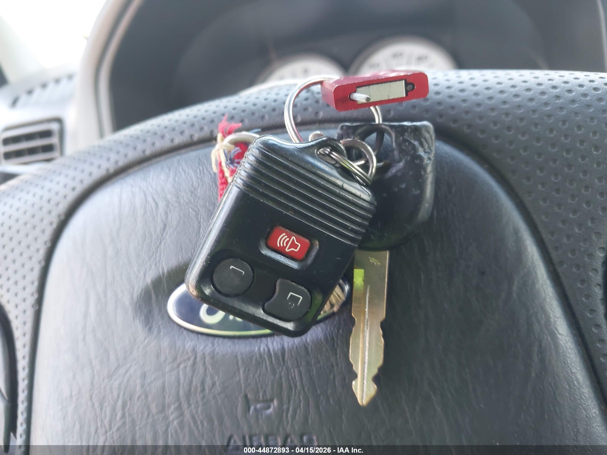 FORD ESCAPE image 11