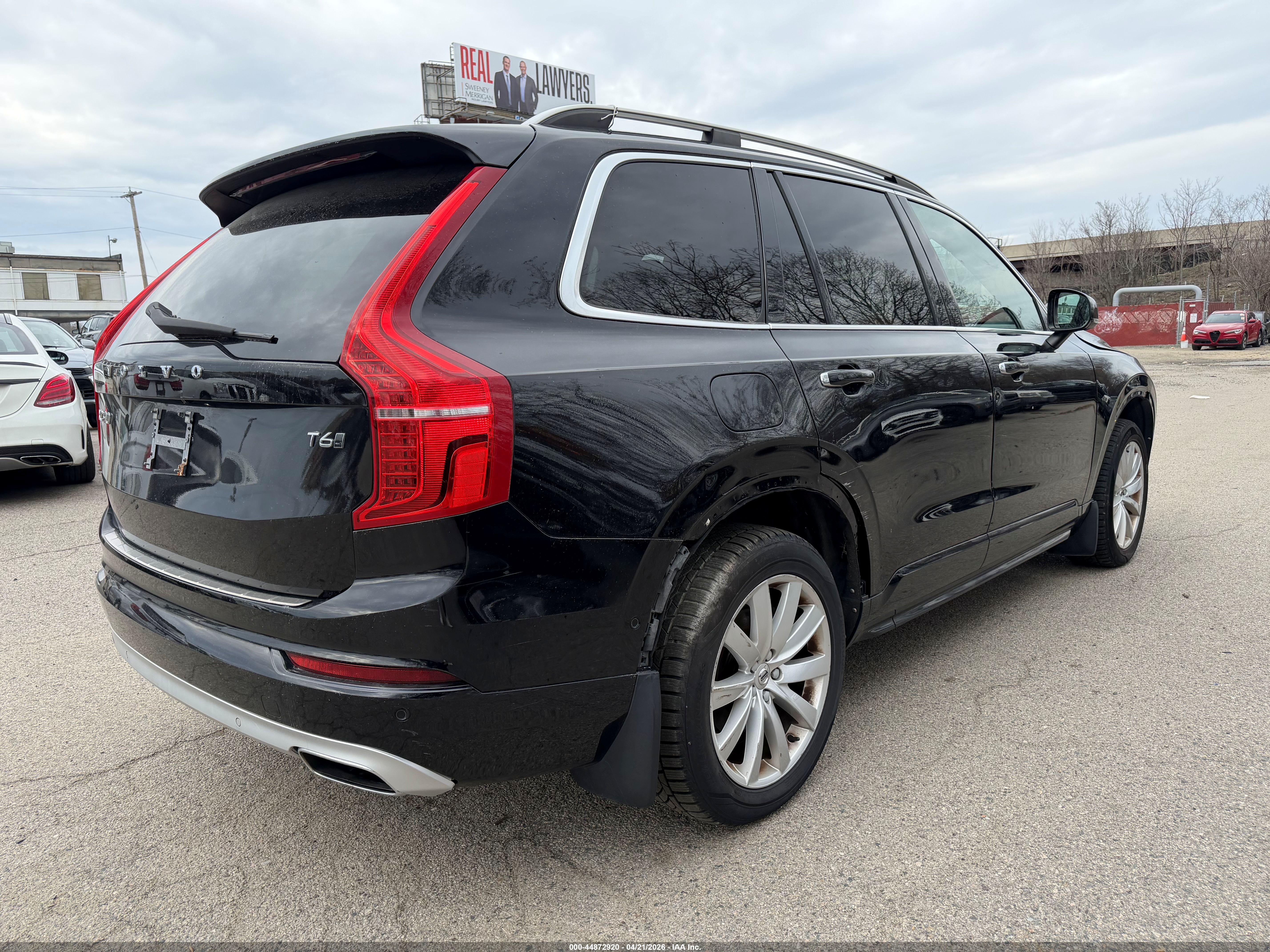 VOLVO XC90 image 4