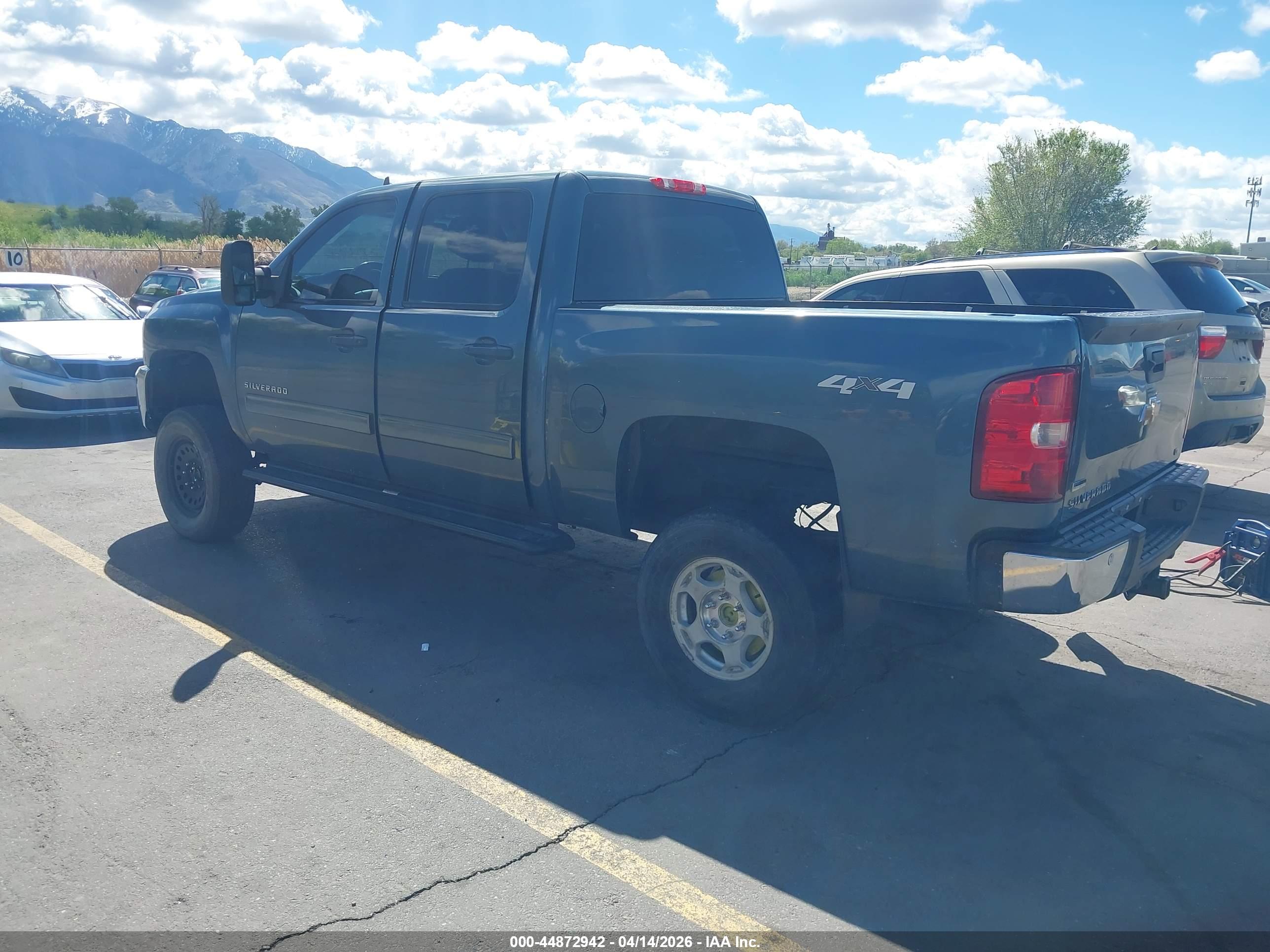 CHEVROLET SILVERADO image 3