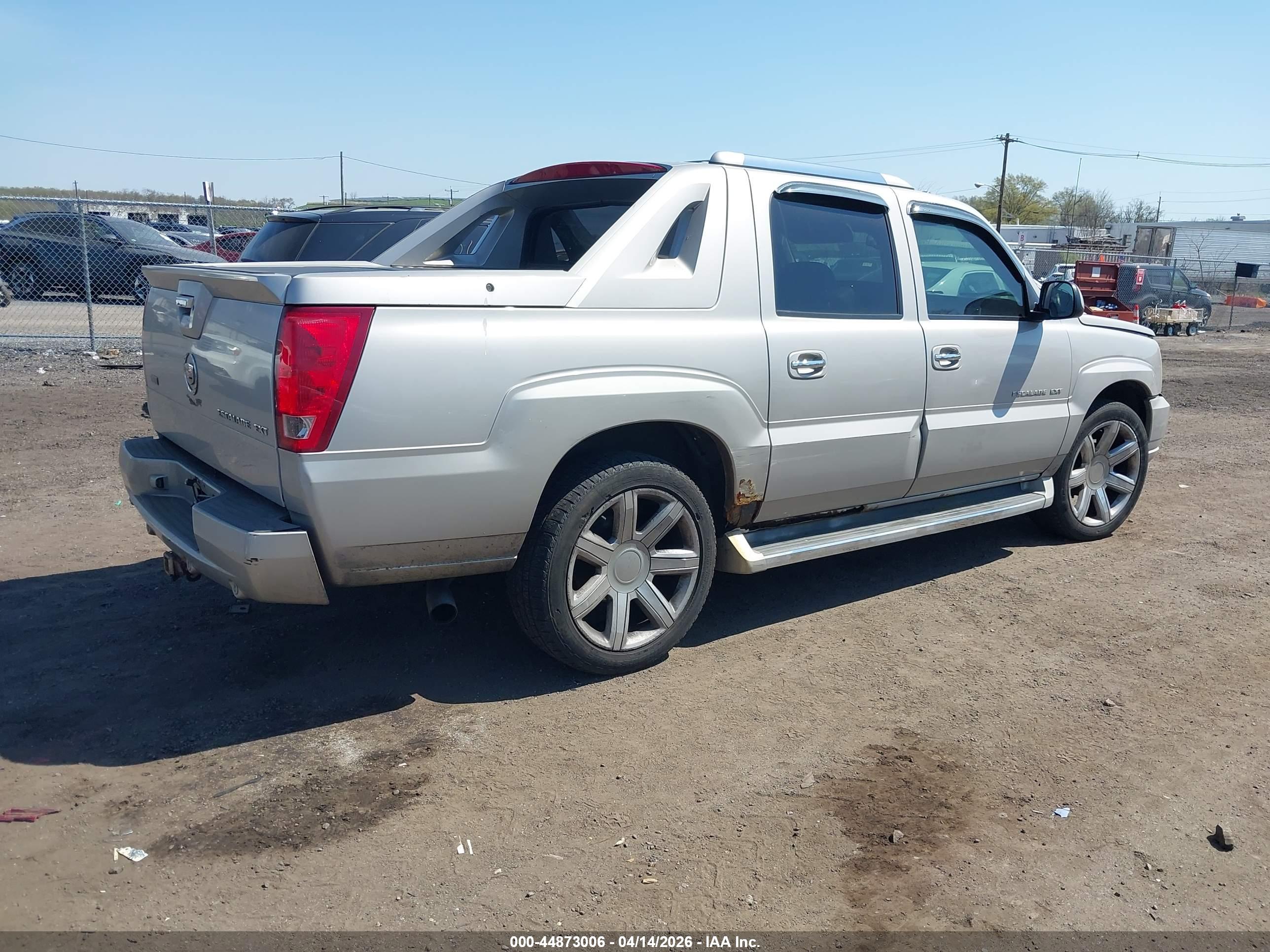 CADILLAC ESCALADE image 4
