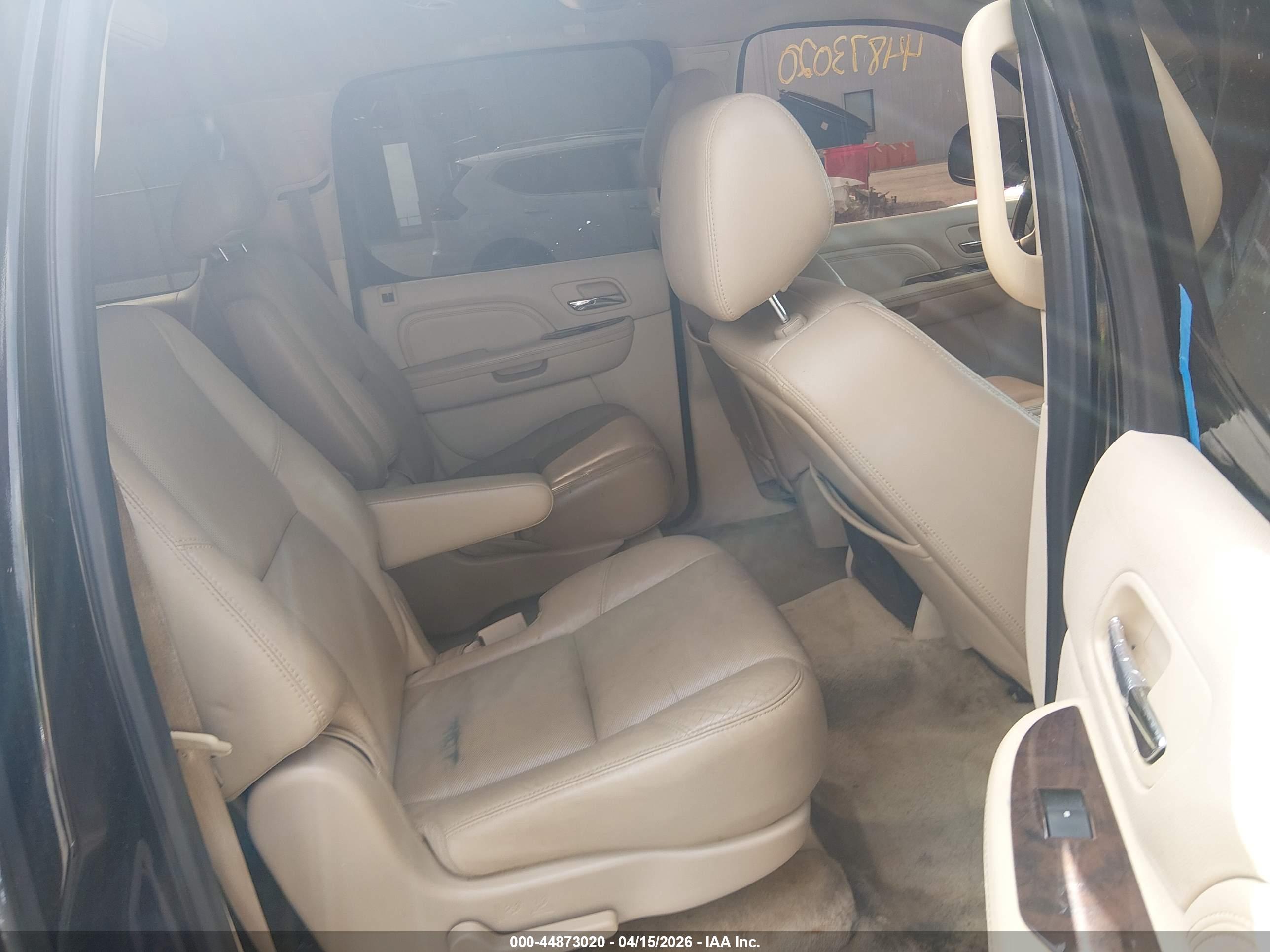 CADILLAC ESCALADE image 8