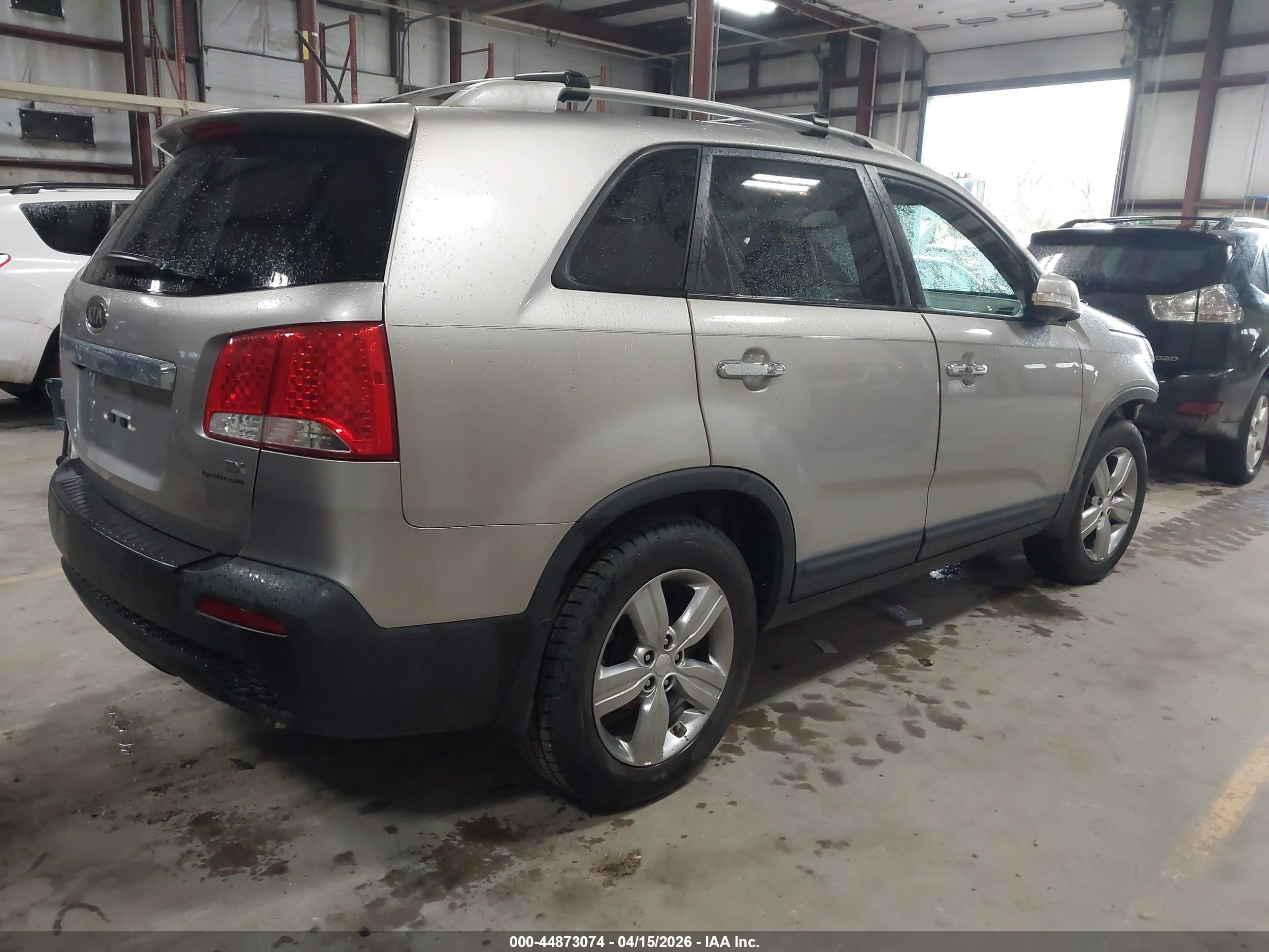 KIA SORENTO image 4