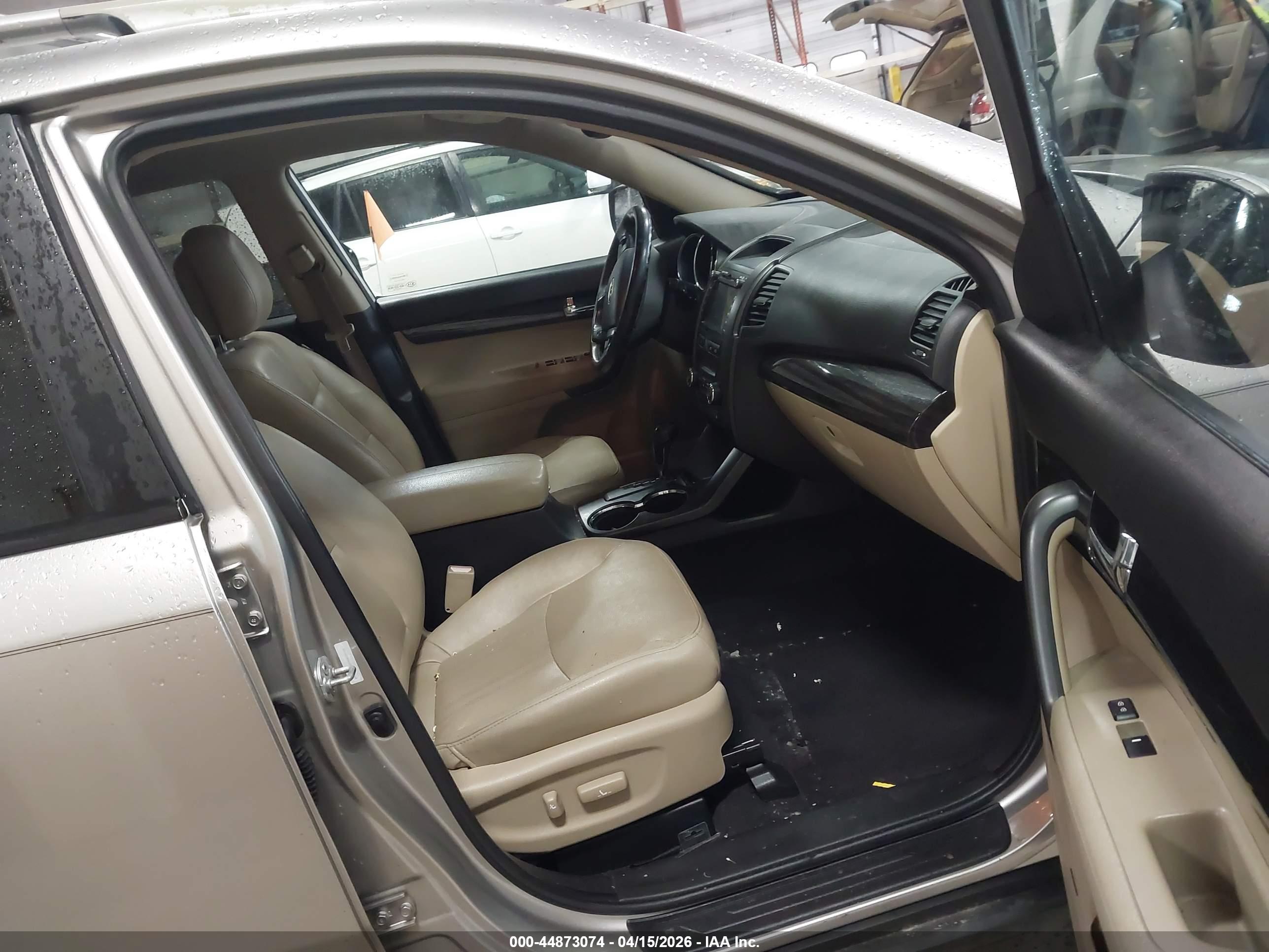 KIA SORENTO image 5