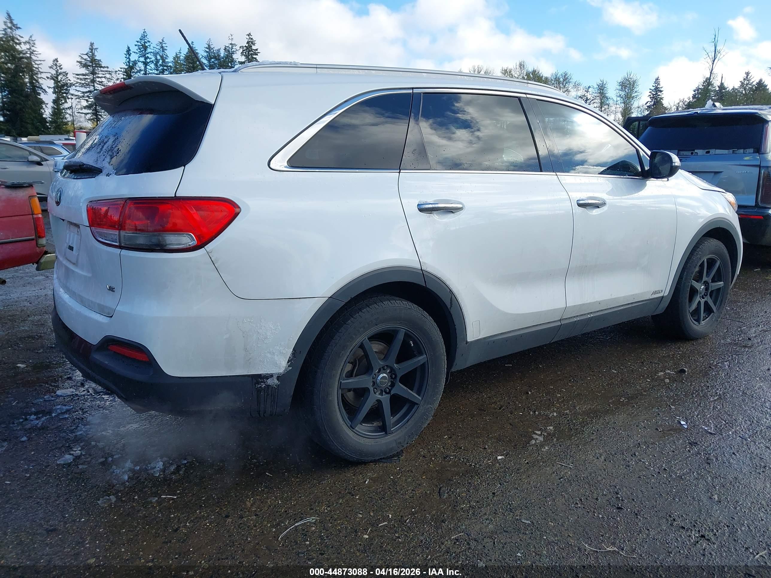 KIA SORENTO image 4
