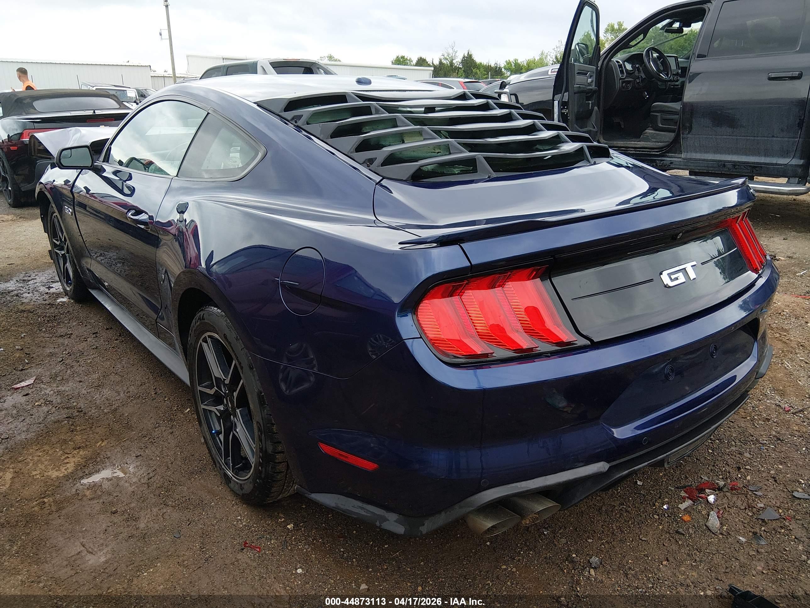FORD MUSTANG image 3