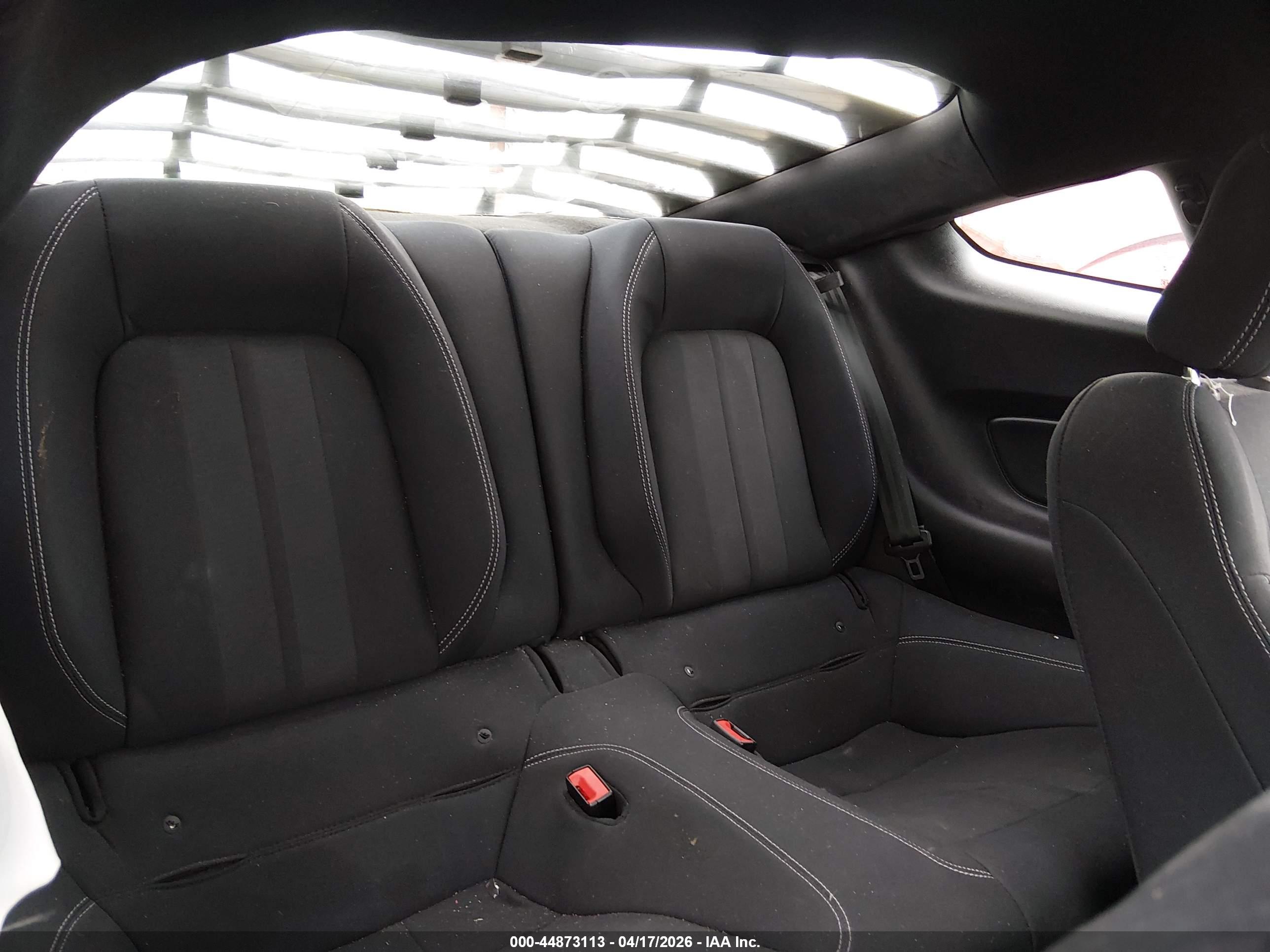 FORD MUSTANG image 8
