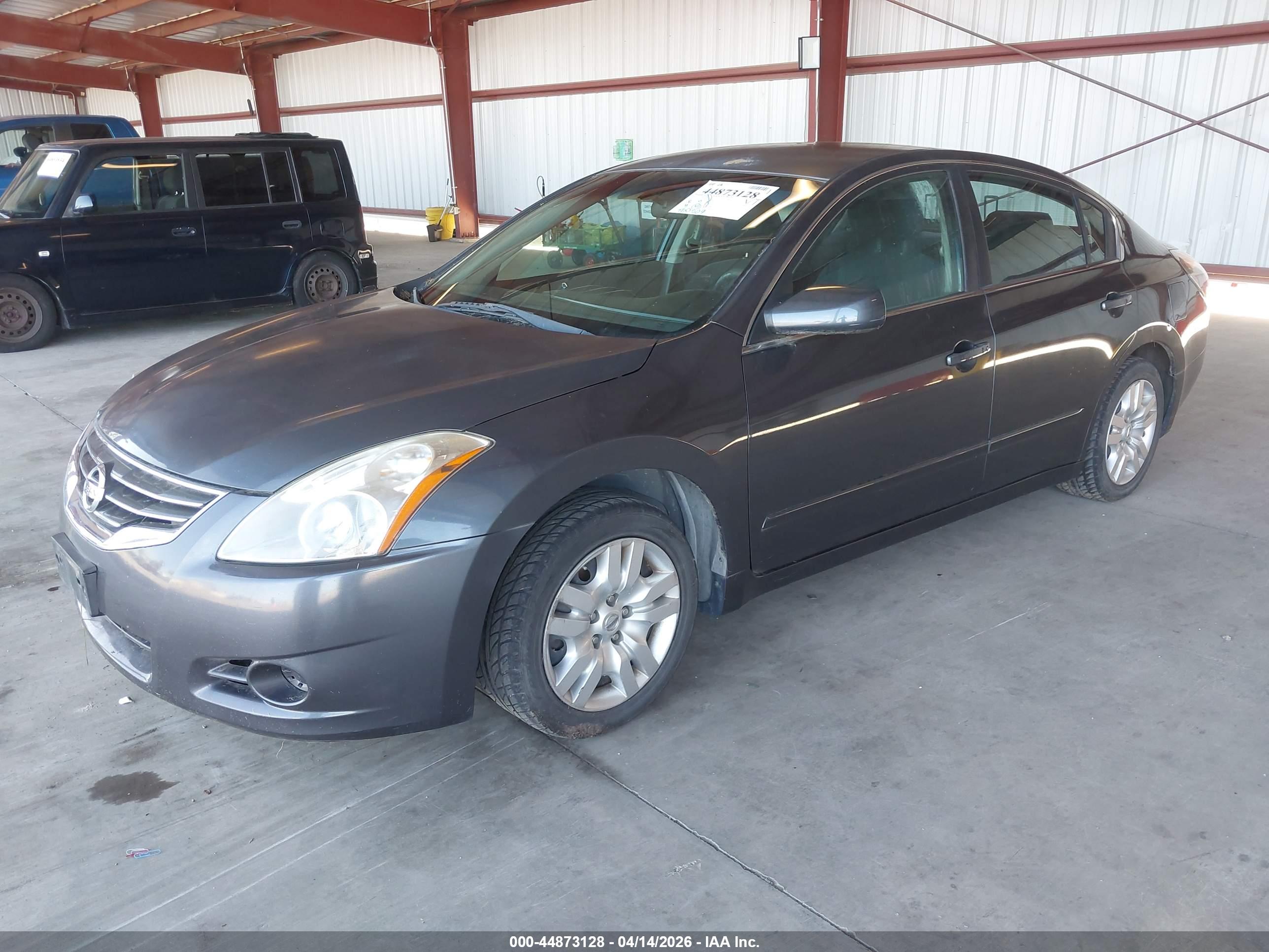 NISSAN ALTIMA image 2