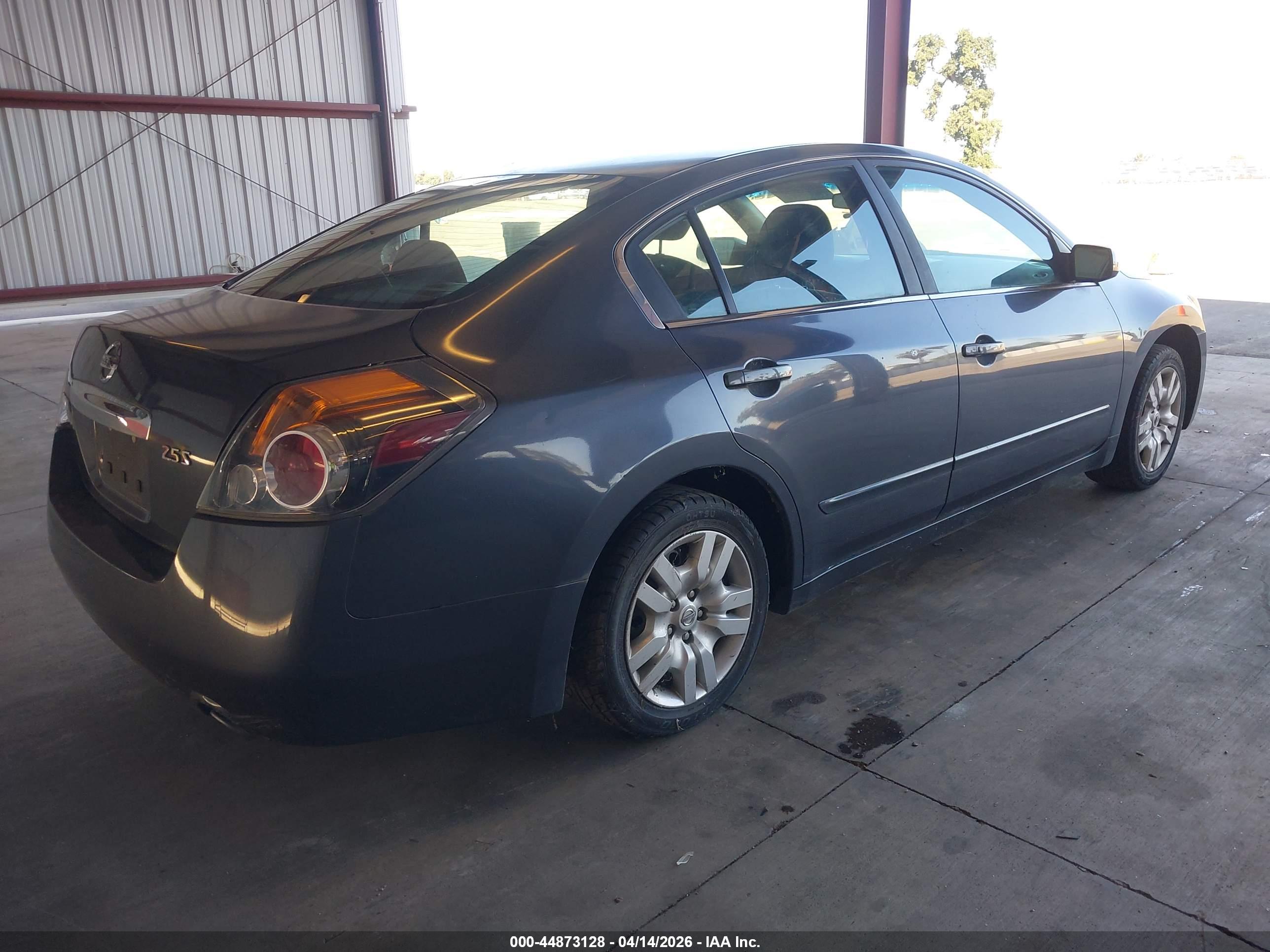 NISSAN ALTIMA image 4