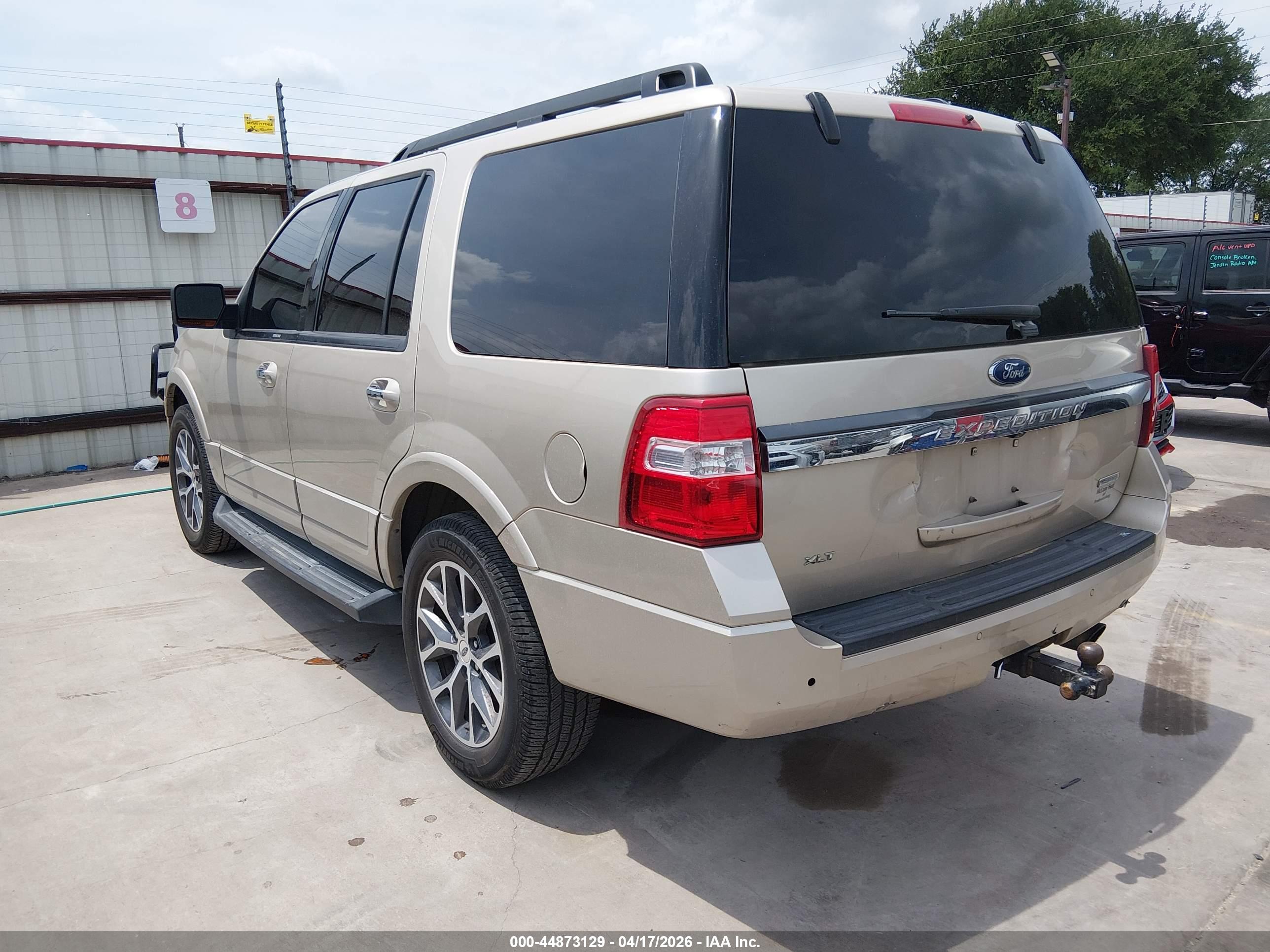 FORD EXPEDITION image 3