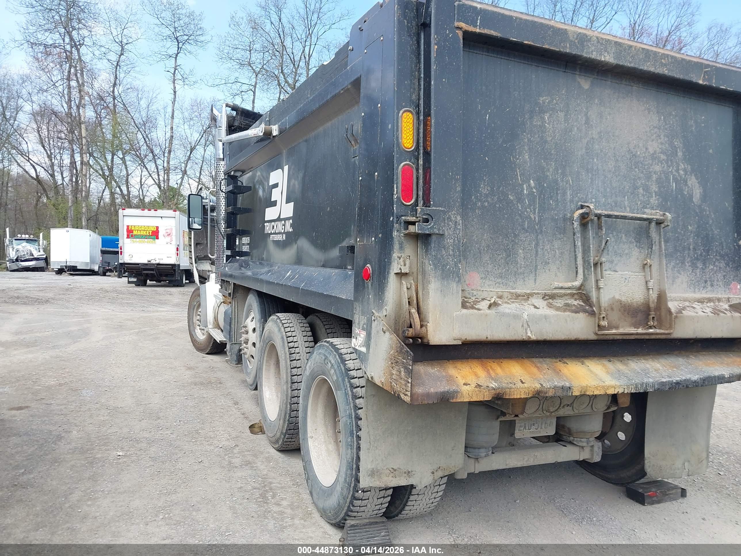KENWORTH T880 image 3