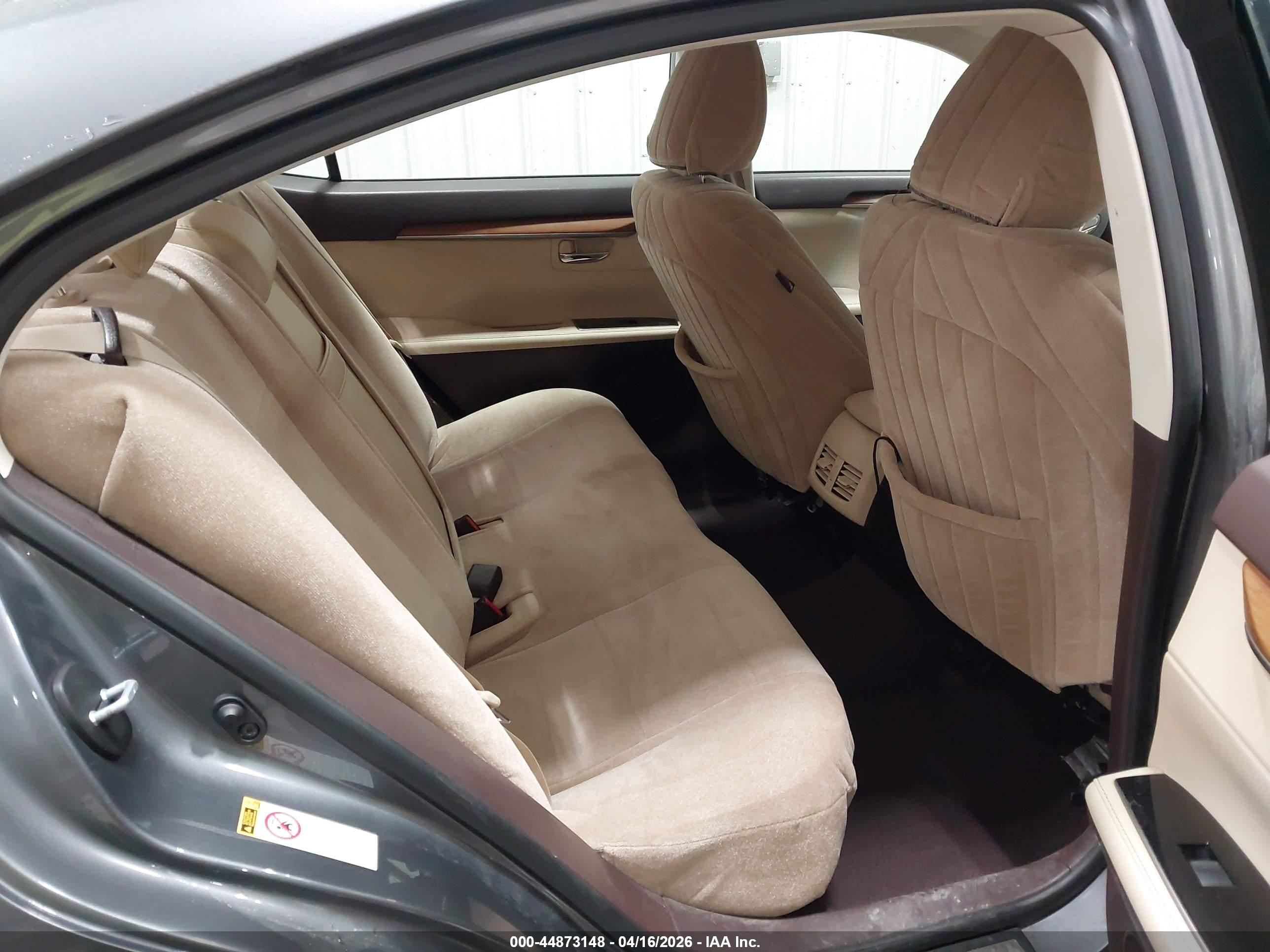 LEXUS ES image 8