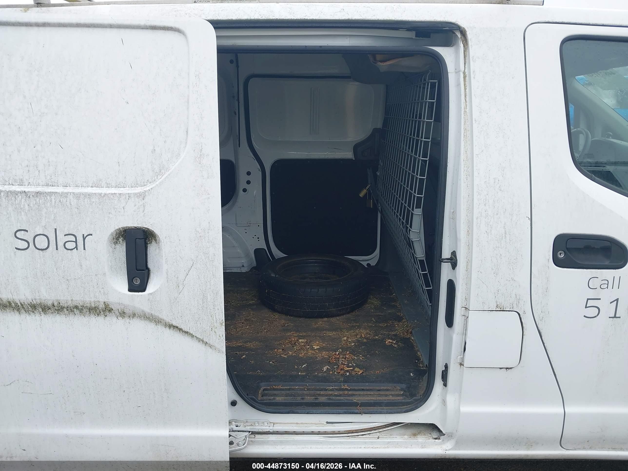 NISSAN NV200 image 8
