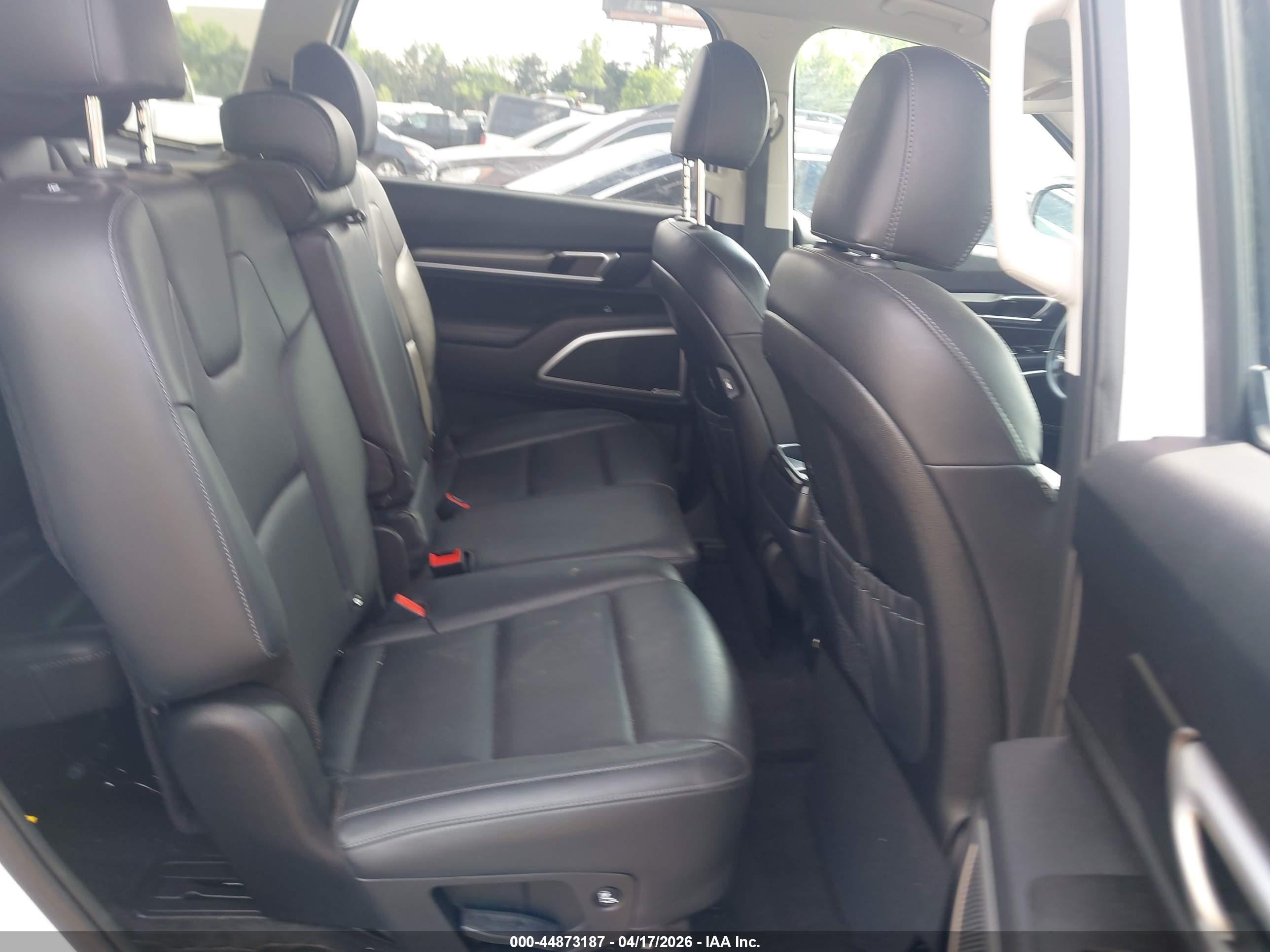 KIA TELLURIDE image 8