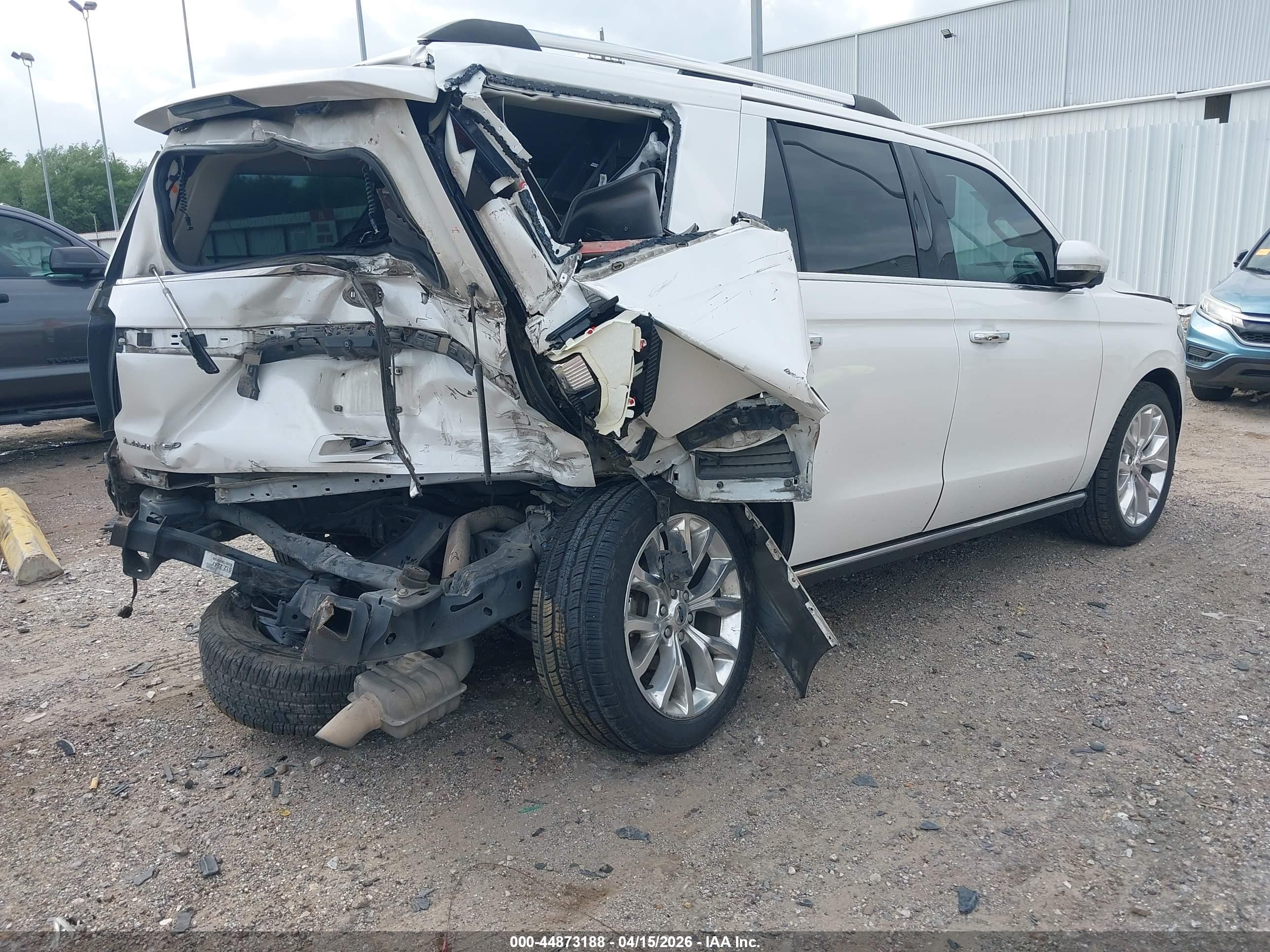 FORD EXPEDITION image 4