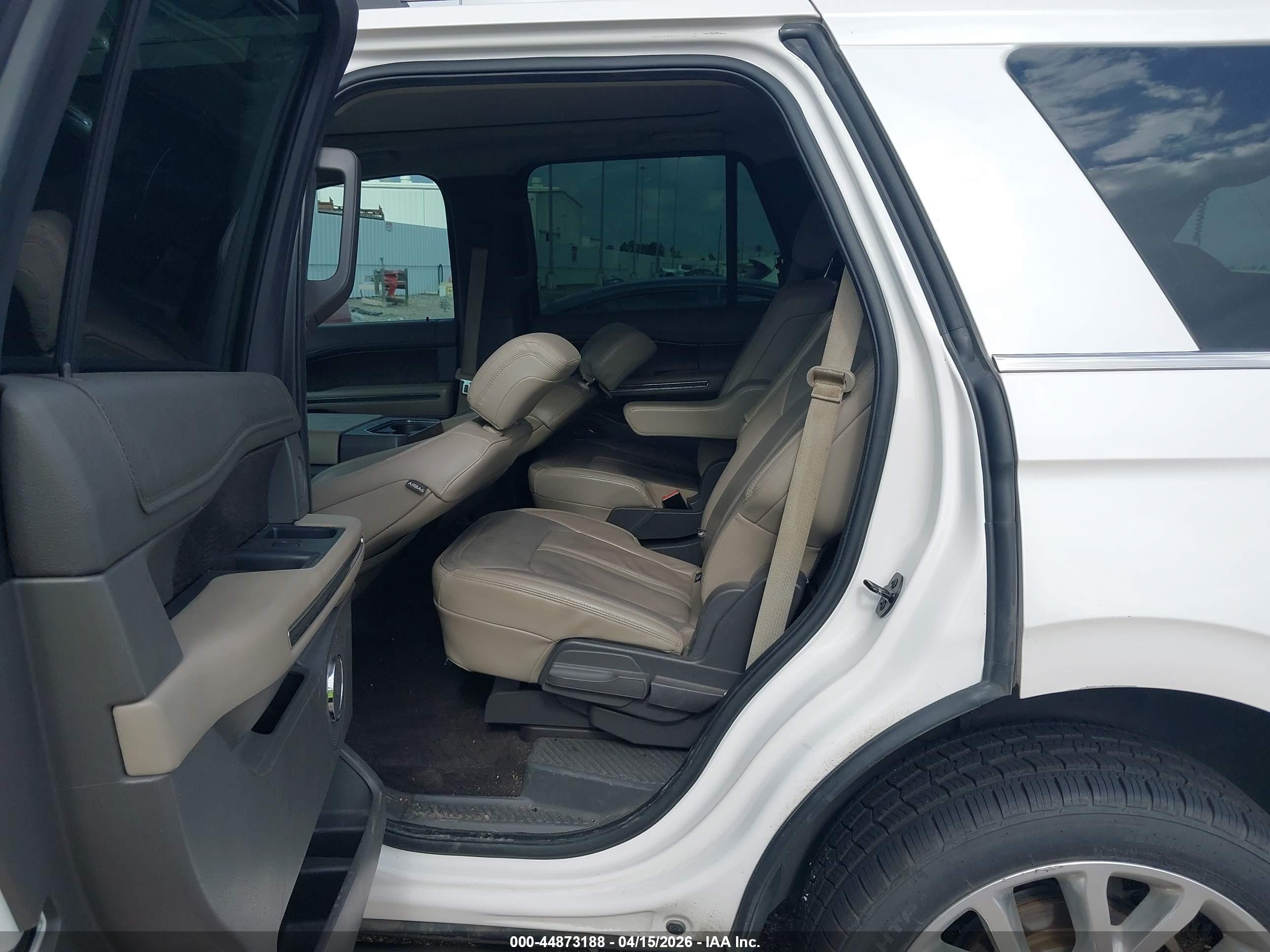 FORD EXPEDITION image 8