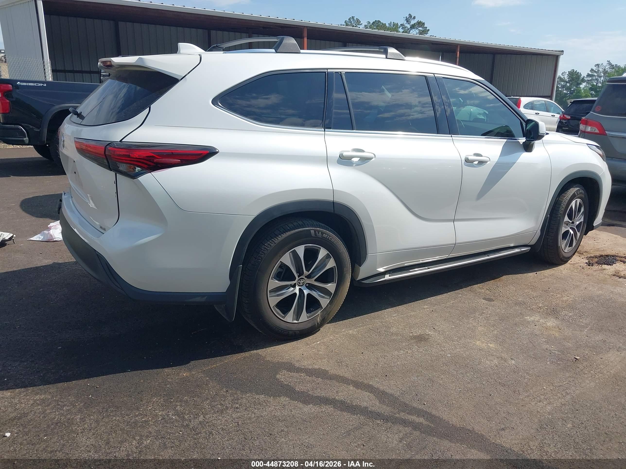 TOYOTA HIGHLANDER image 4