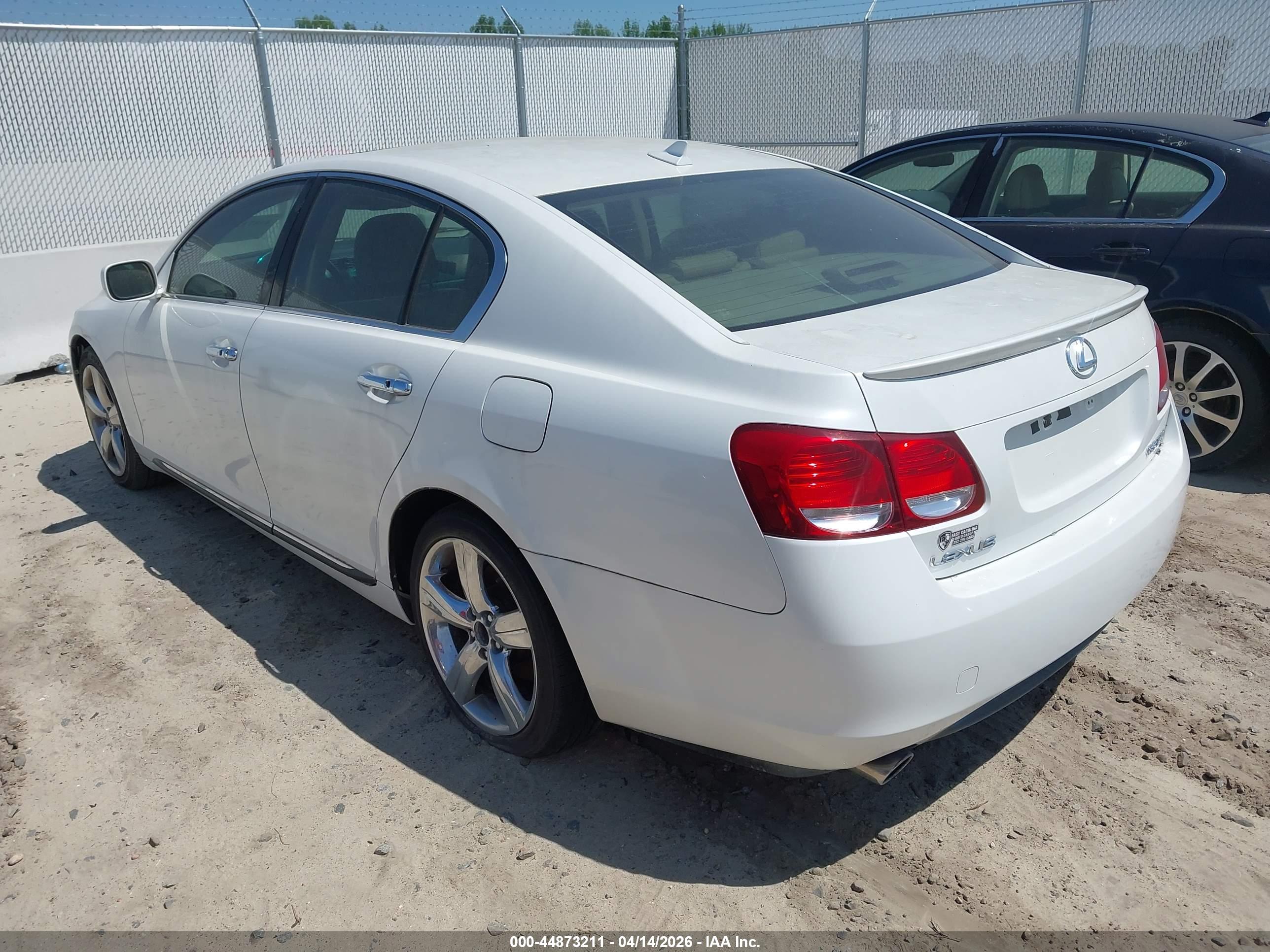 LEXUS GS image 3