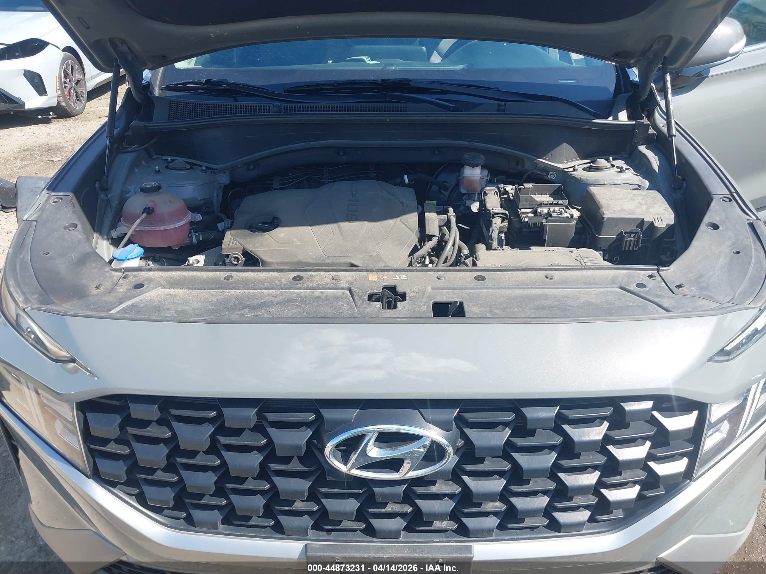 HYUNDAI SANTA image 10