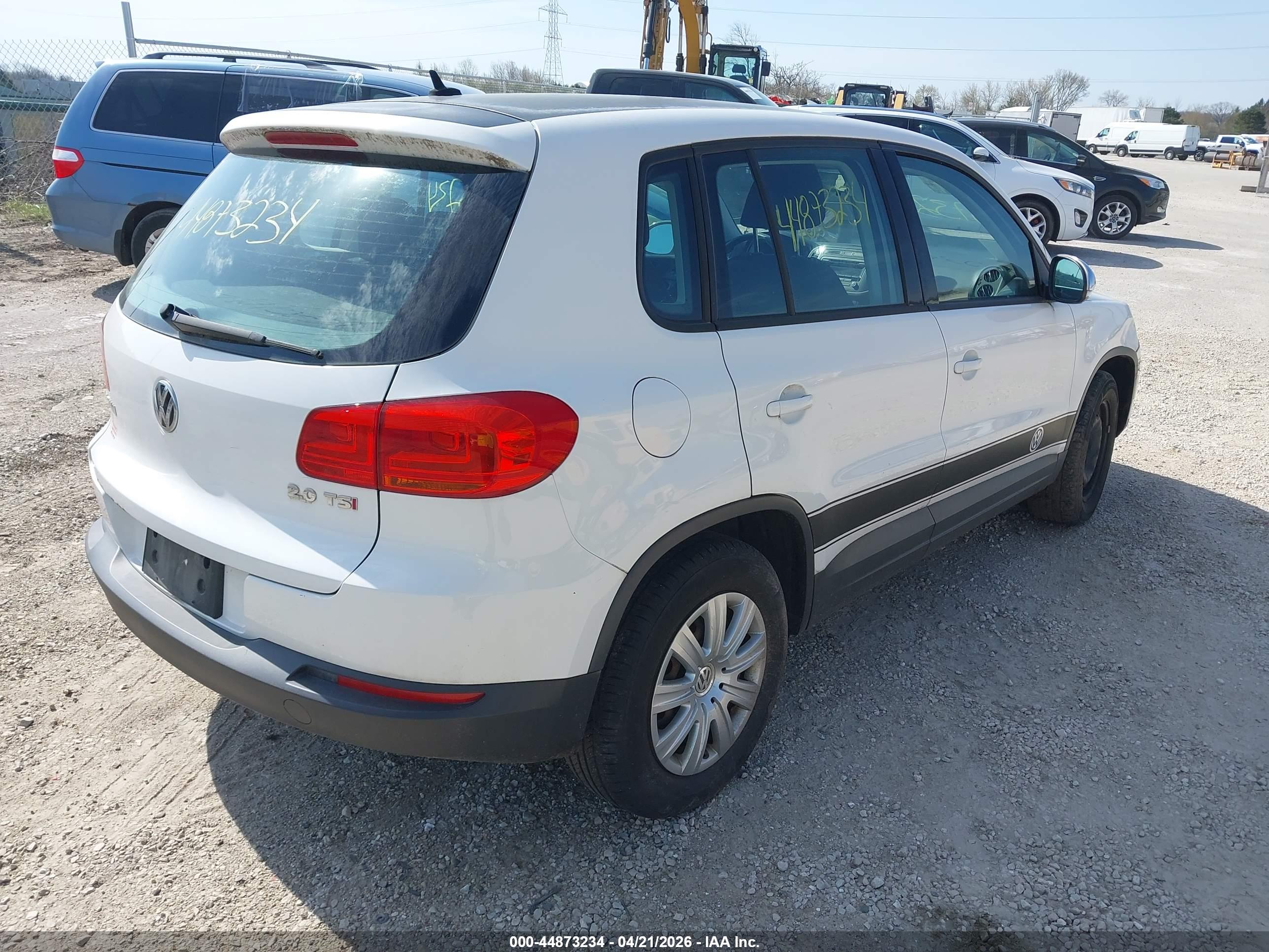 VOLKSWAGEN TIGUAN image 4