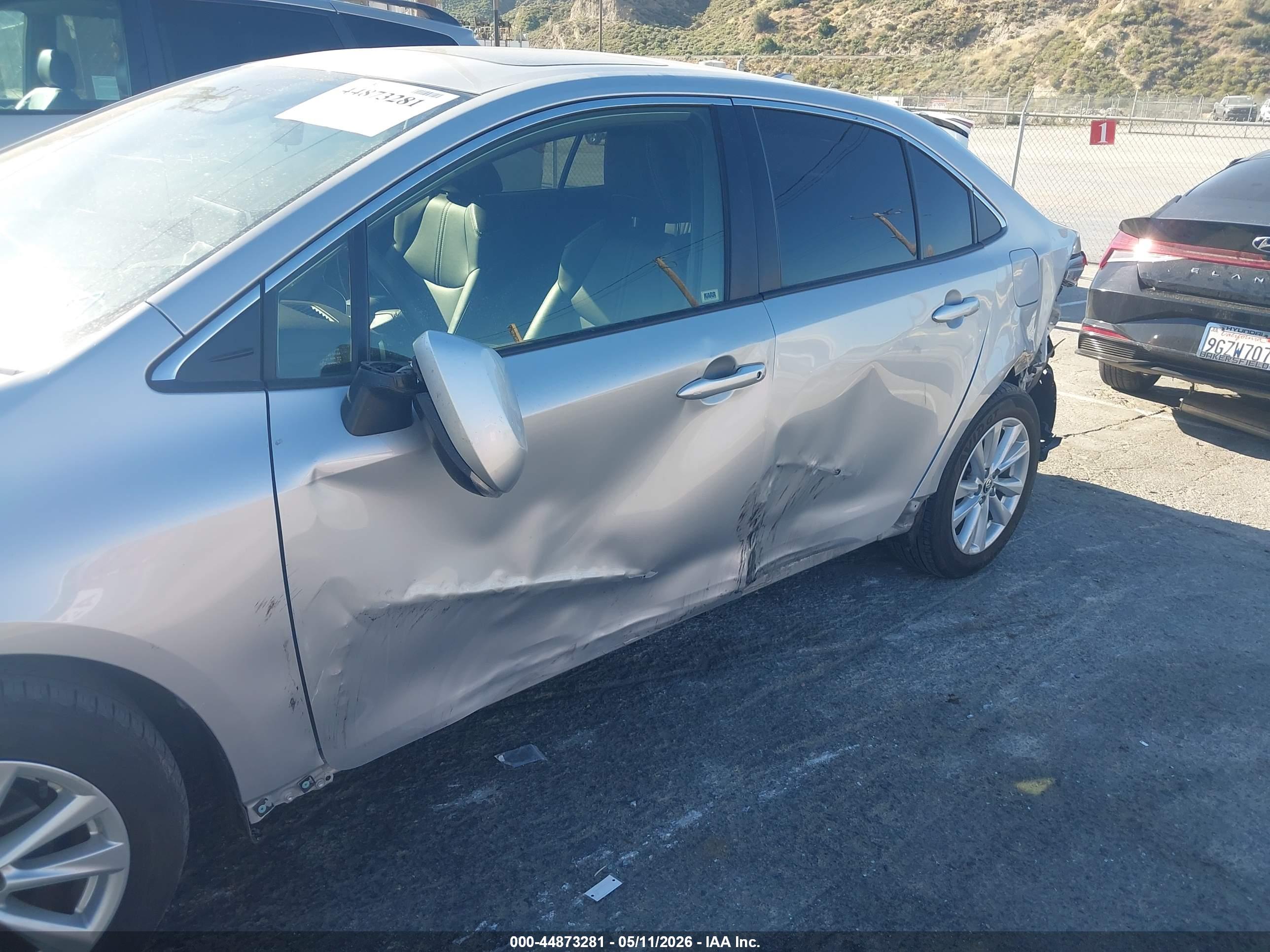 TOYOTA COROLLA image 6