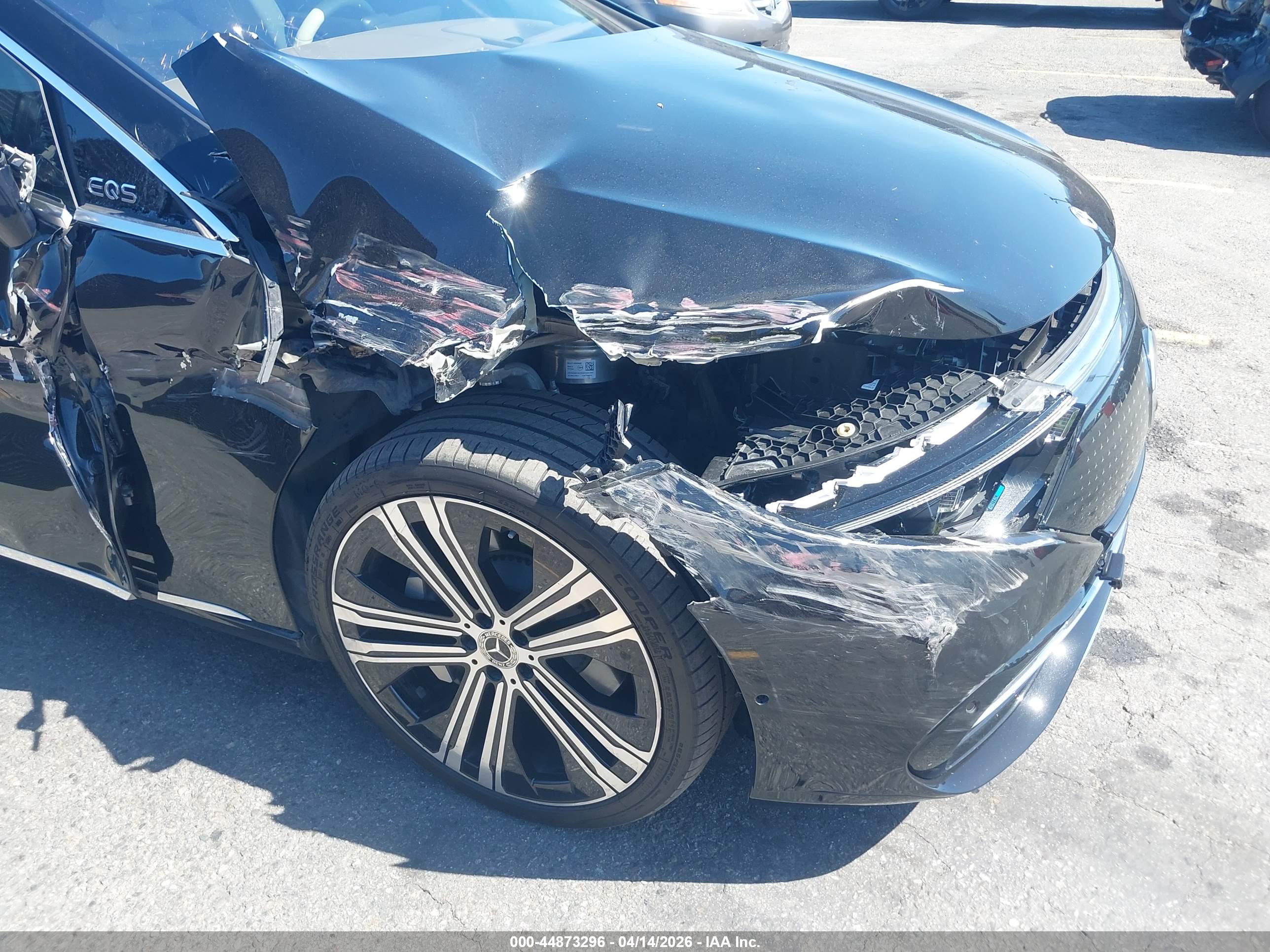 MERCEDES-BENZ EQS image 6
