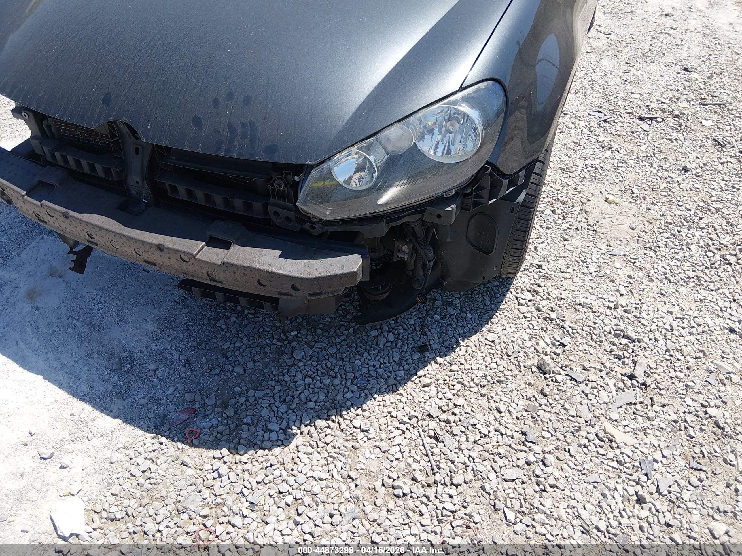 VOLKSWAGEN GTI image 6